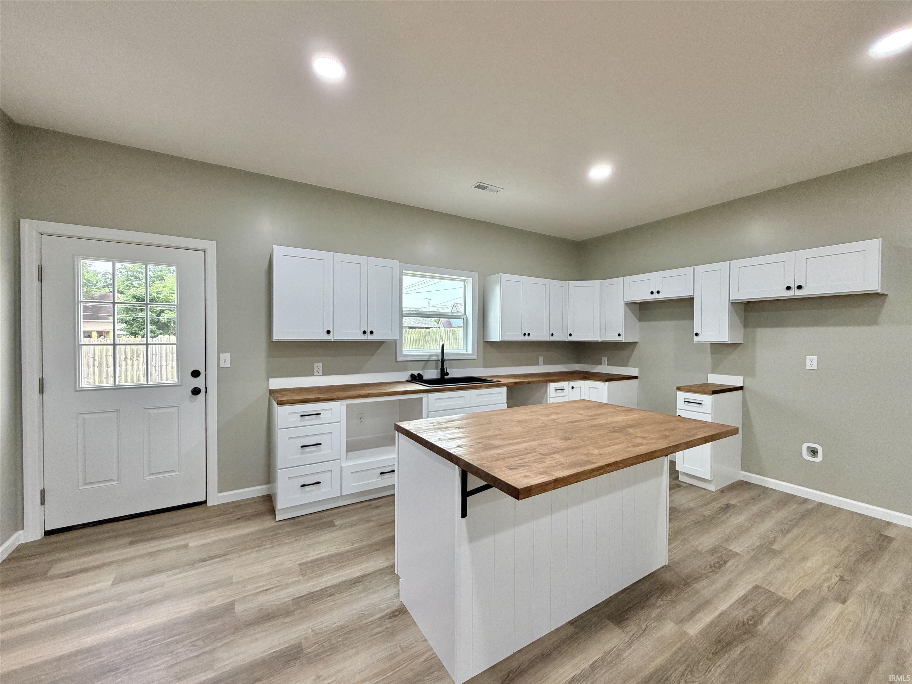 3rd image of 1129 Roosevelt St, Linton, IN 47441 | MLS# 202630189
