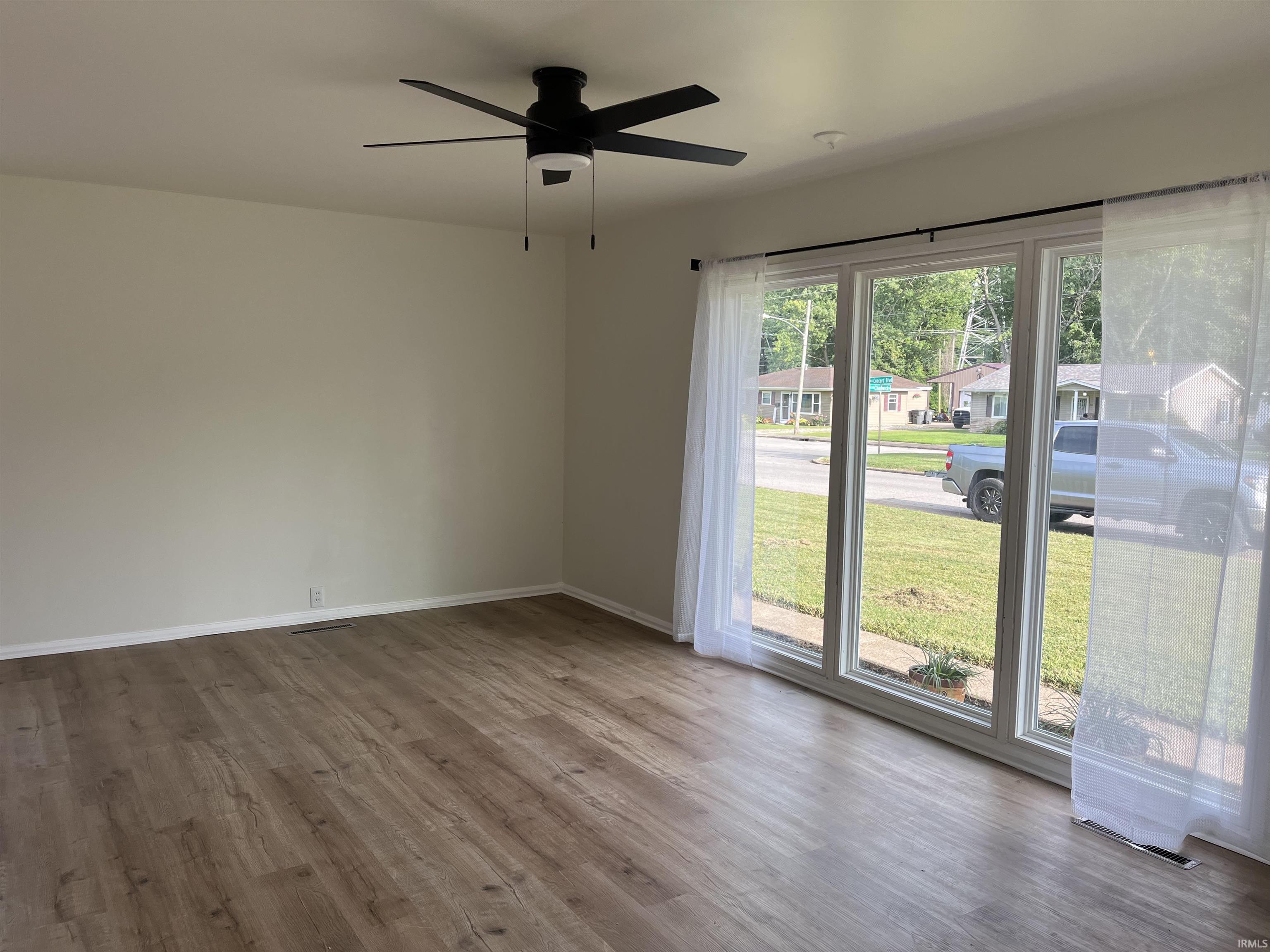 4th image of 301 Concord Blvd, Evansville, IN 47710 | MLS# 202630266