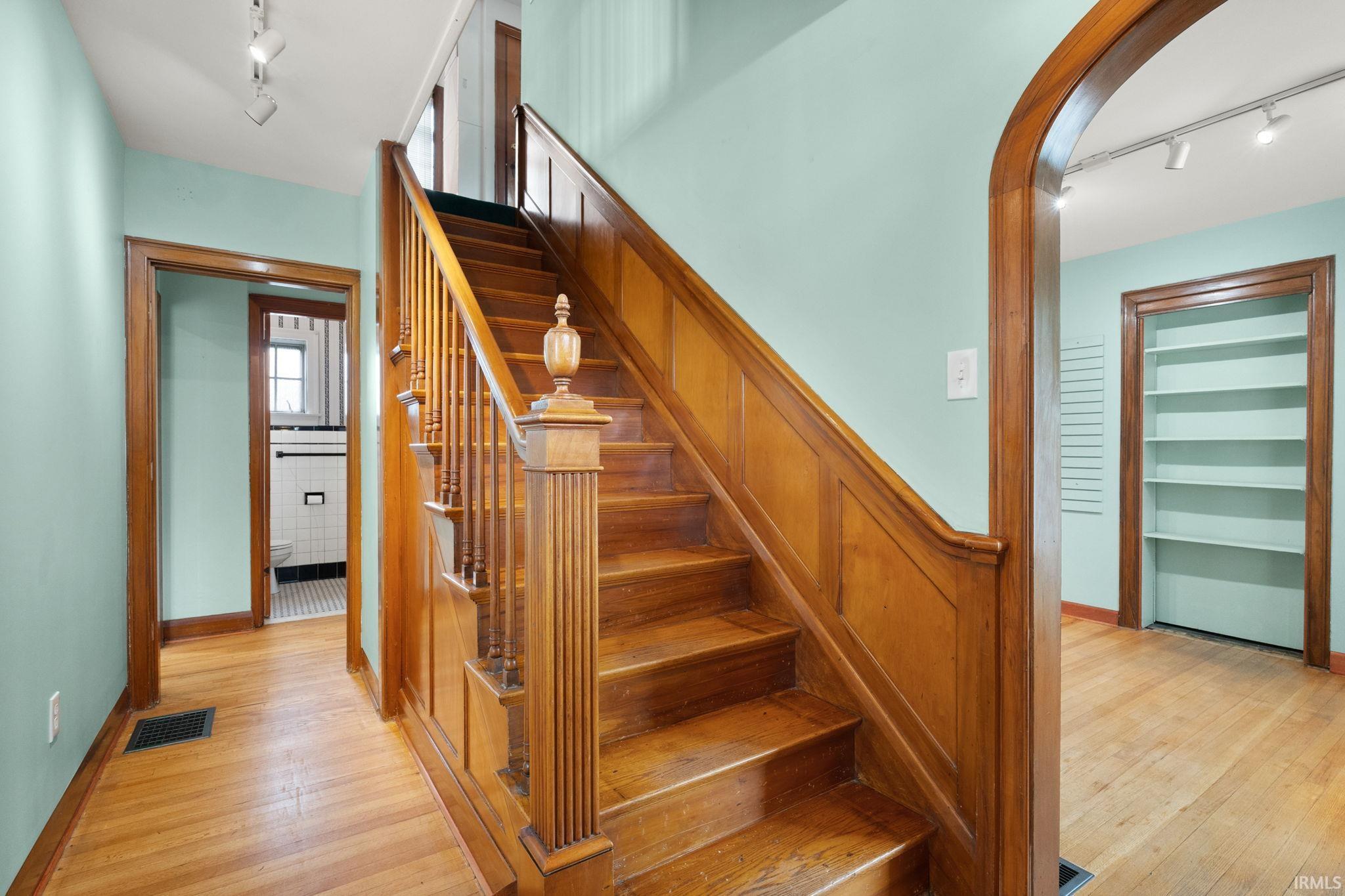5th image of 1302 E 10Th St, Jeffersonville, IN 47130 | MLS# 202630292