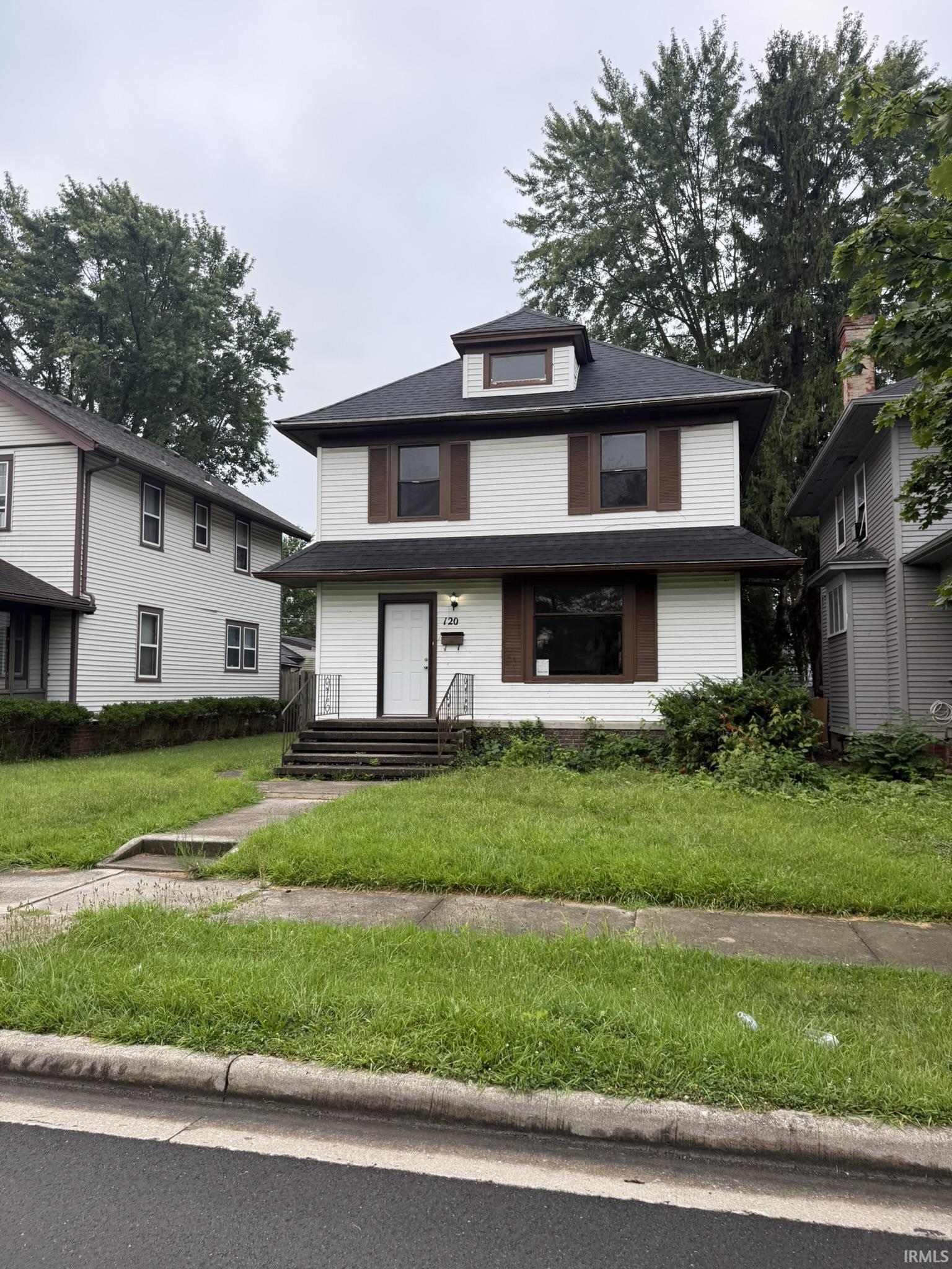 Photo 0 of 120 E Foster Parkway