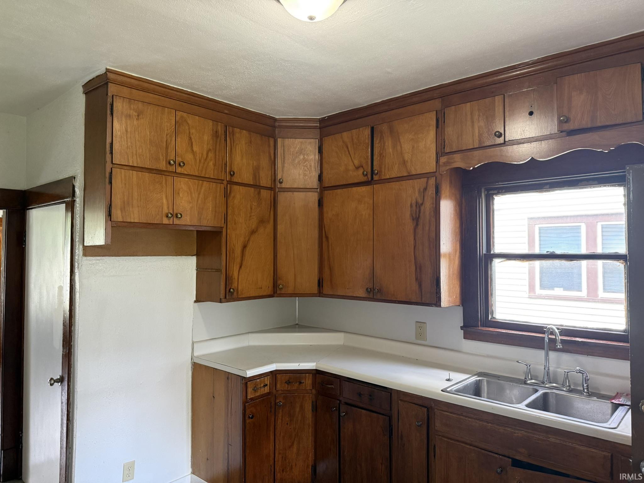Photo 5 of 120 E Foster Parkway