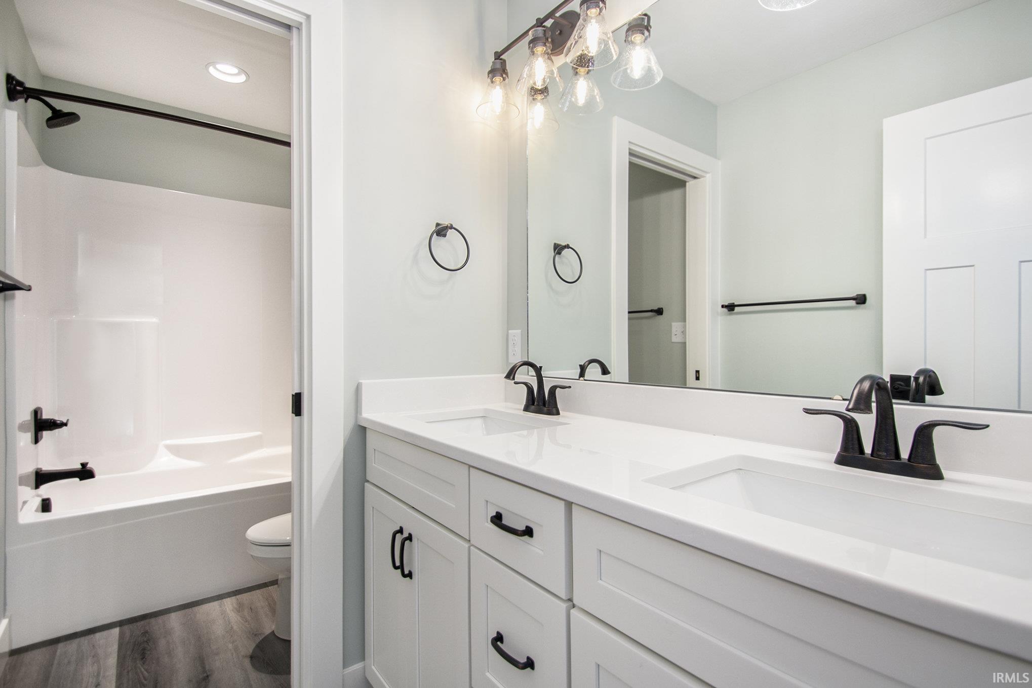 FOR ILLUSTRATIVE PURPOSES. PHOTO IS OF MODEL HOME WITH SIMILAR FLOOR PLAN.