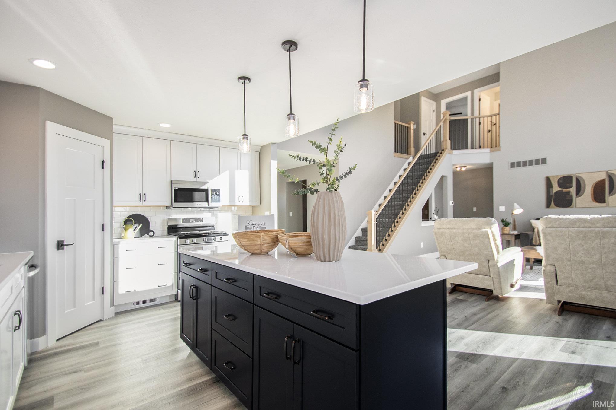 FOR ILLUSTRATIVE PURPOSES. PHOTO IS OF MODEL HOME WITH SIMILAR FLOOR PLAN.