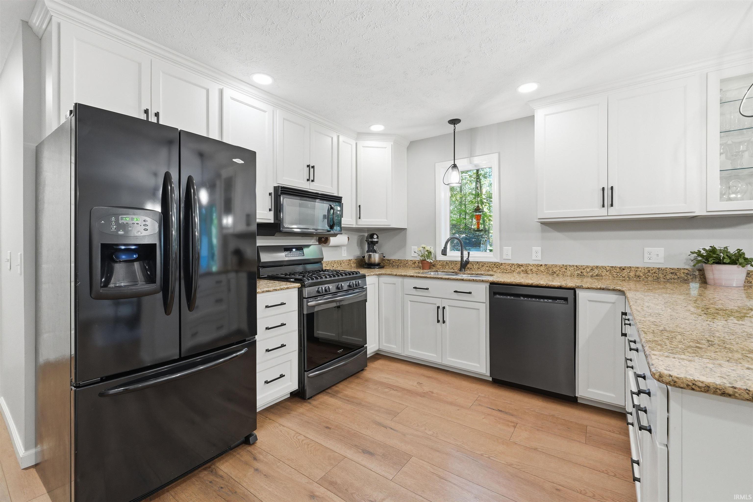 Photo 10 of 3434 N Pressler Drive