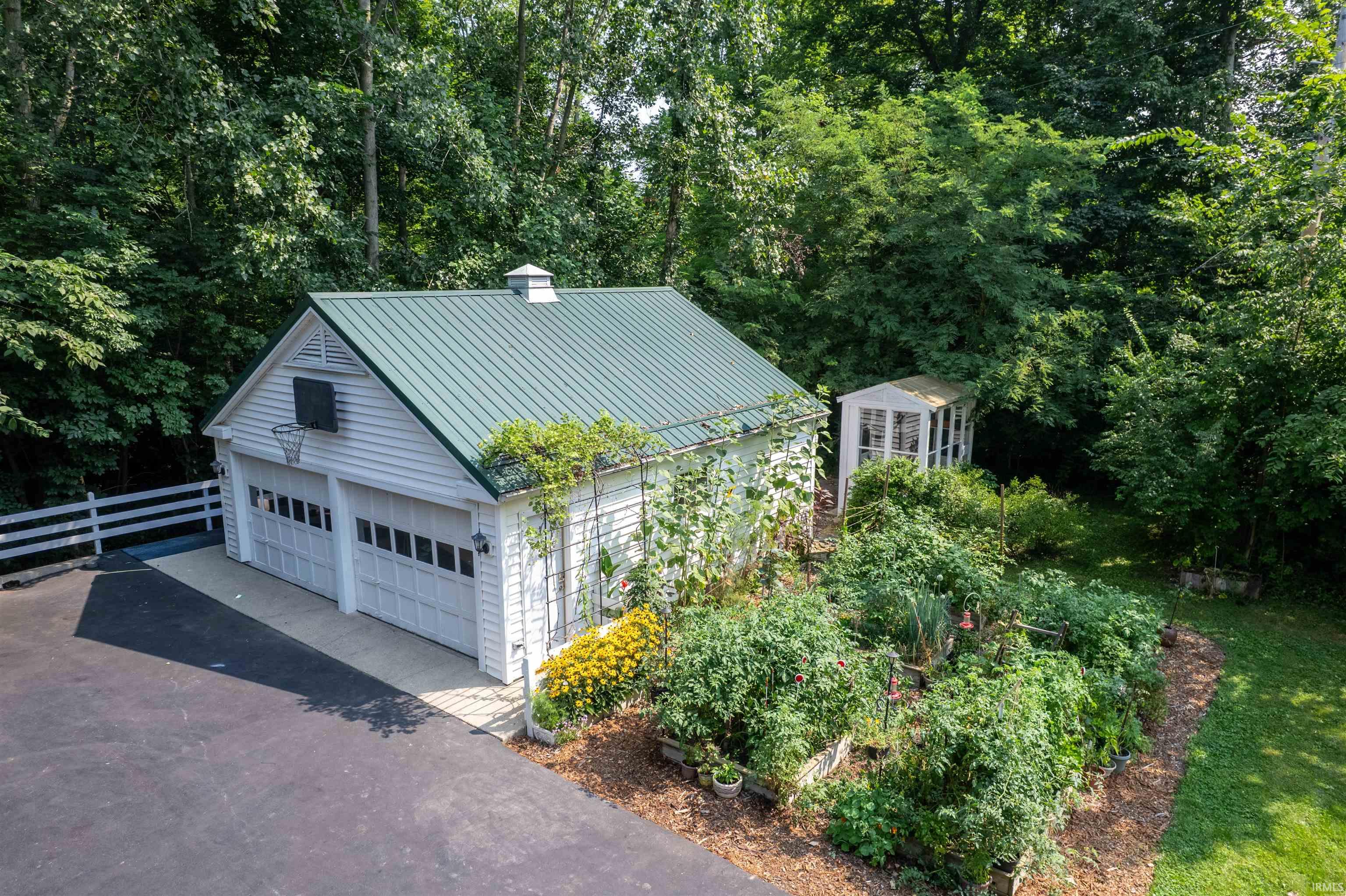 2nd image of 2406 N Wabash Rd, Marion, IN 46952 | MLS# 202630542
