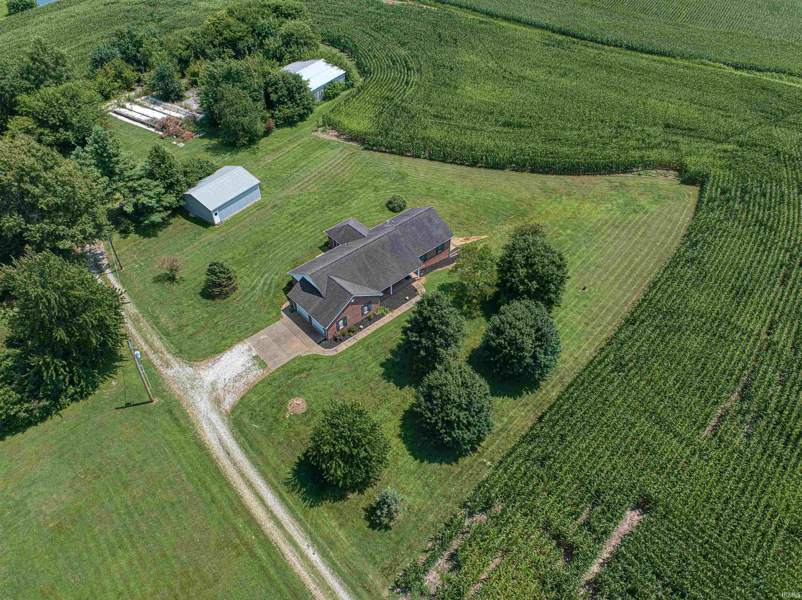 48th image of 13701 Petersburg Rd, Evansville, IN 47725 | MLS# 202630611