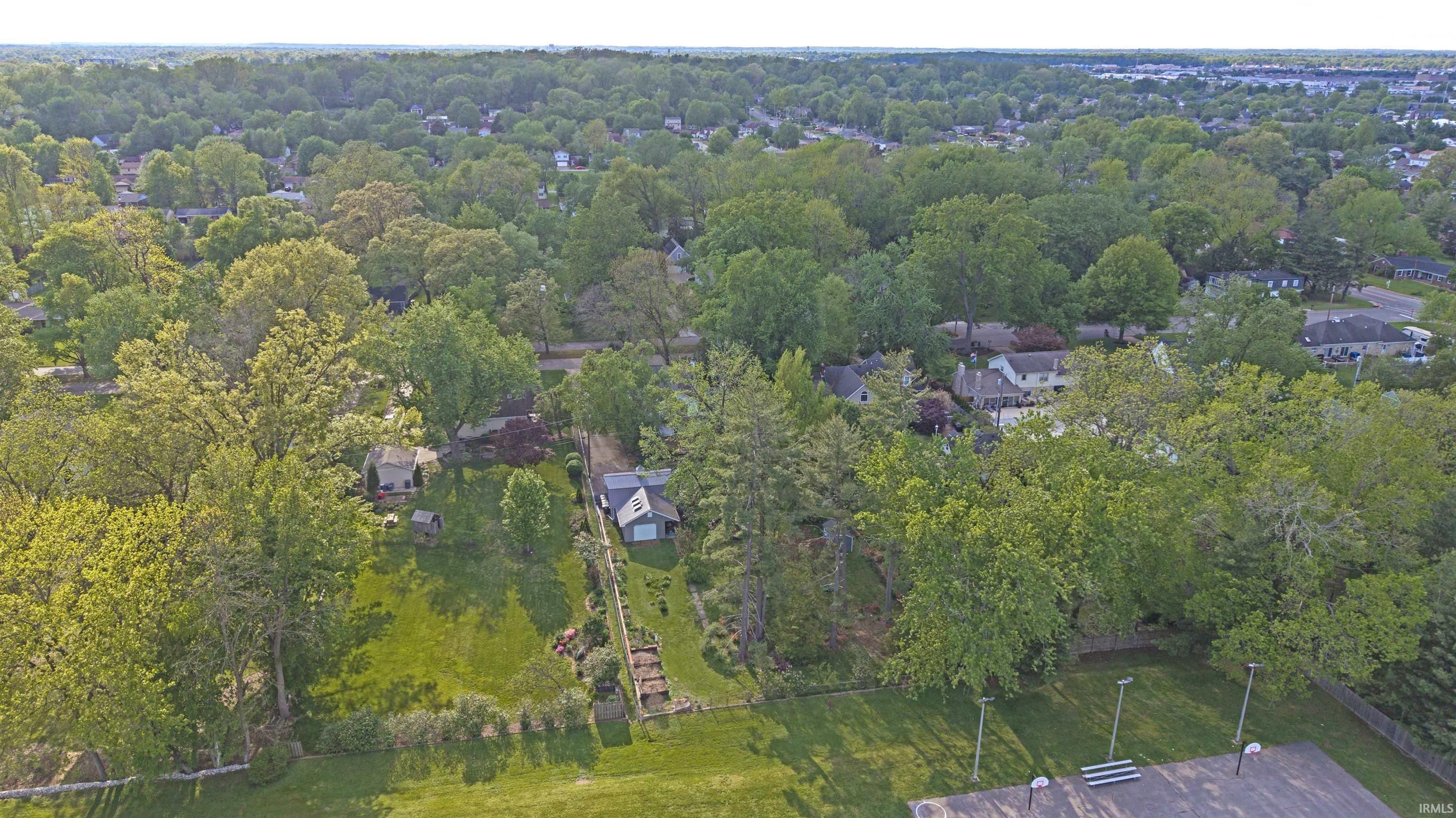 45th image of 646 Plaza Dr, Evansville, IN 47715 | MLS# 202630684