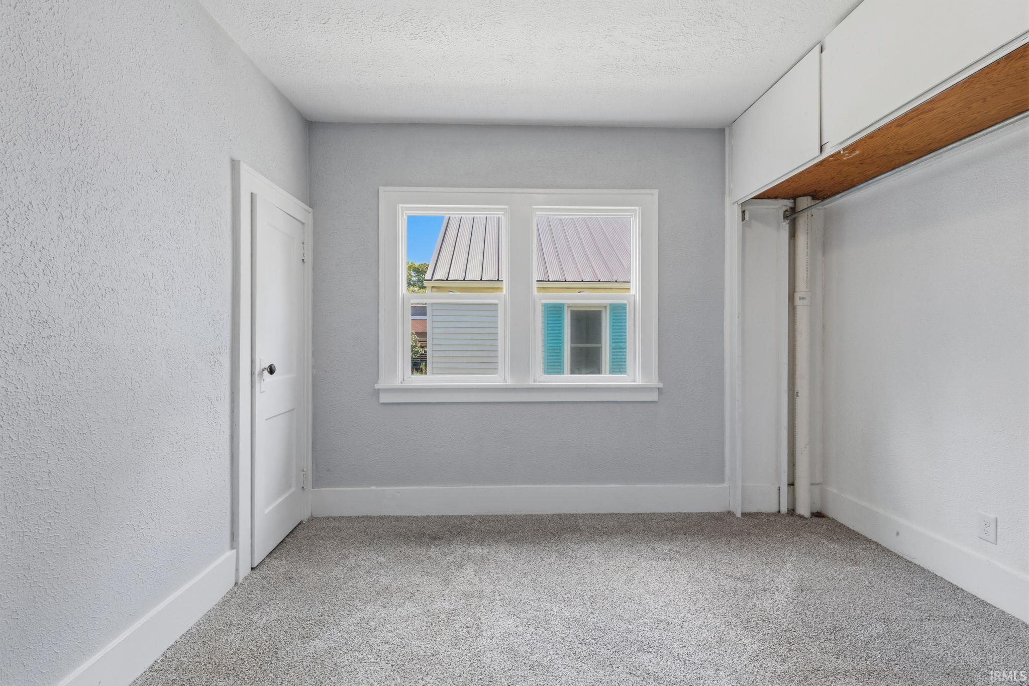 Photo 12 of 121 E Lusher Avenue