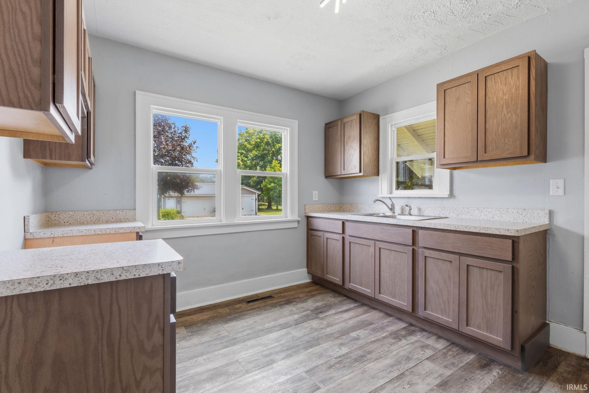 Photo 13 of 121 E Lusher Avenue