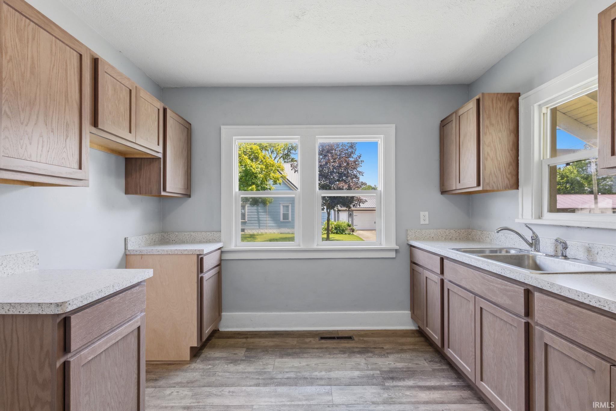 Photo 15 of 121 E Lusher Avenue