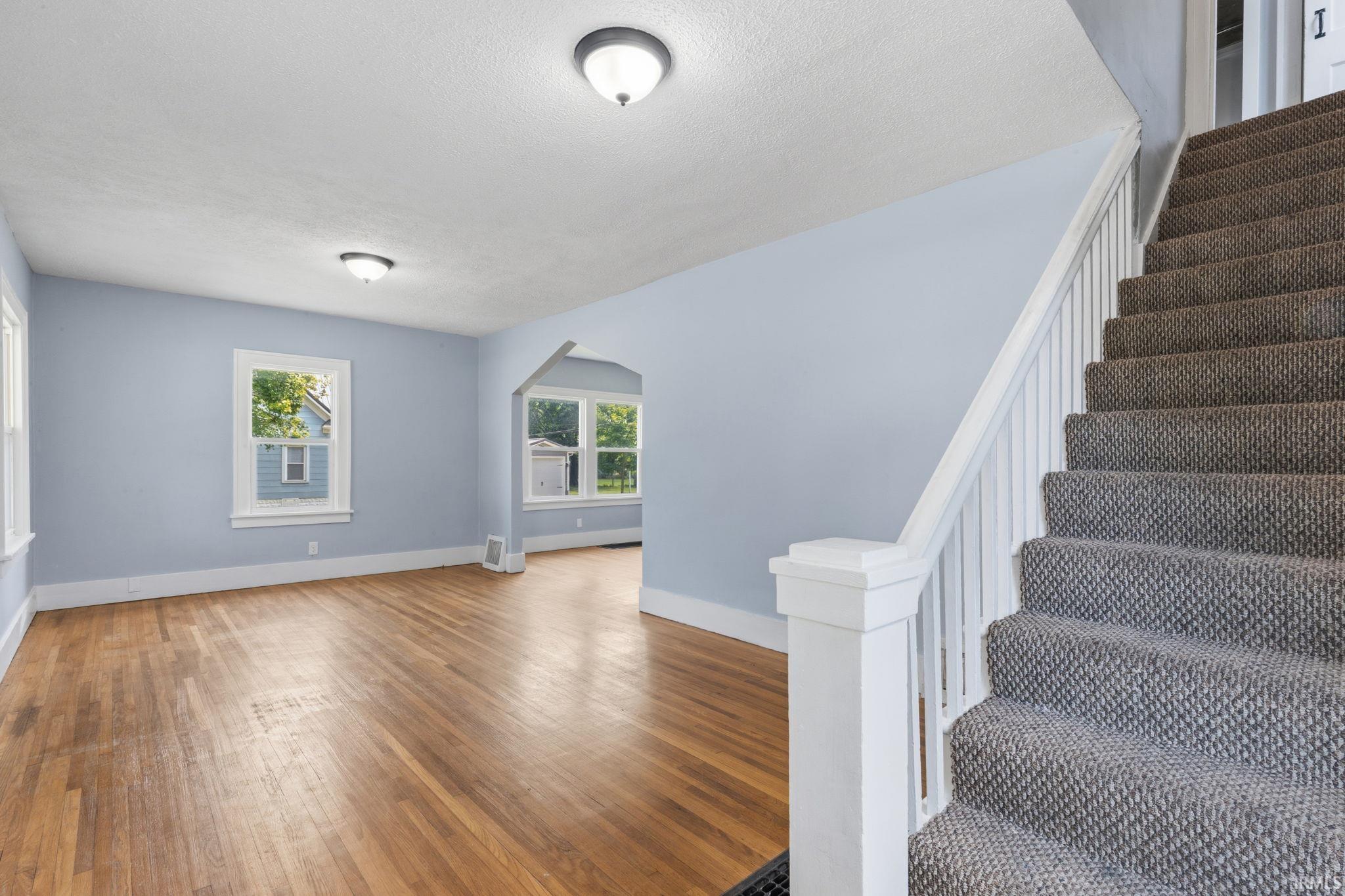 Photo 7 of 121 E Lusher Avenue