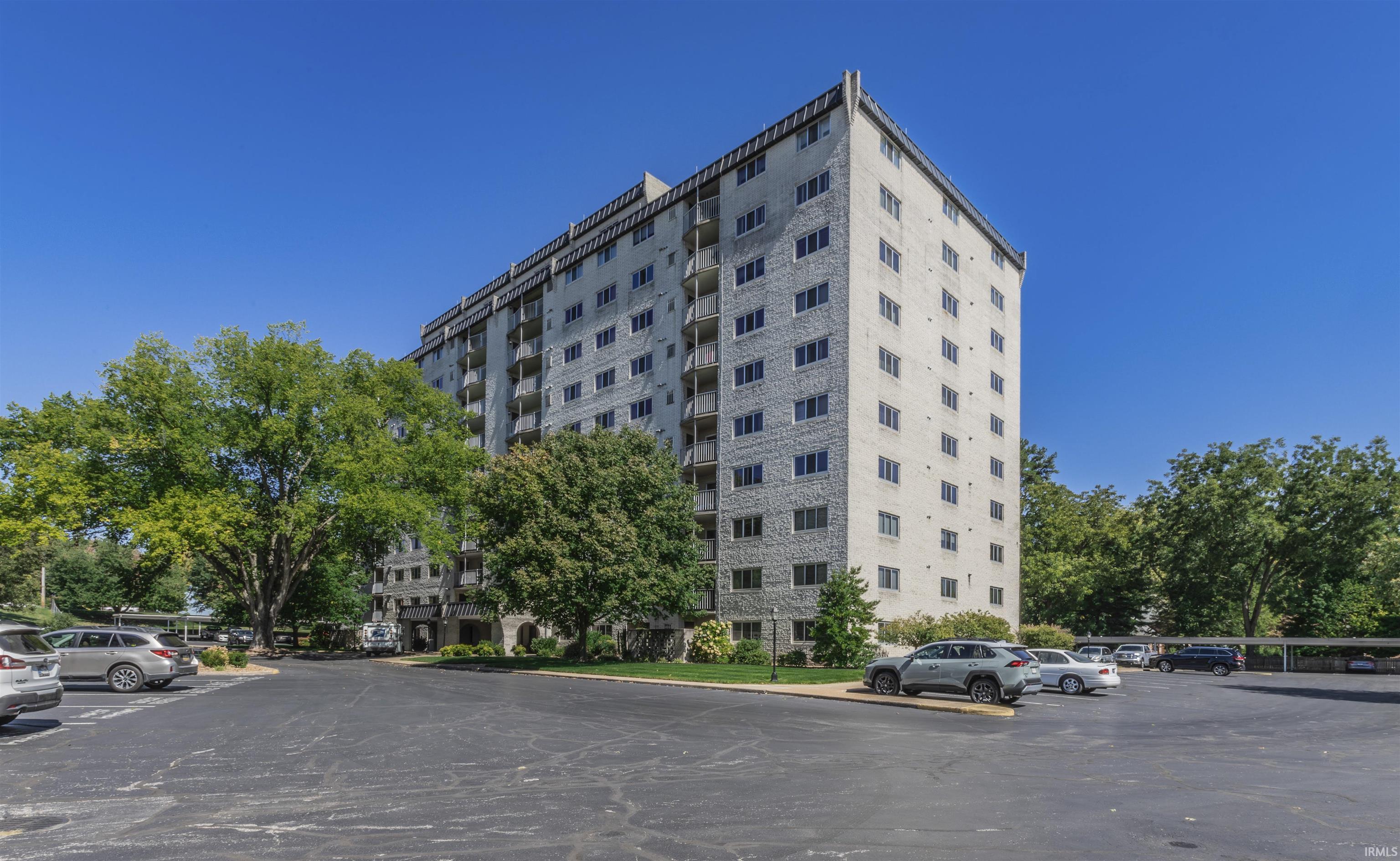 1st image of 600 S Cullen Ave #703, Evansville, IN 47715 | MLS# 202630784