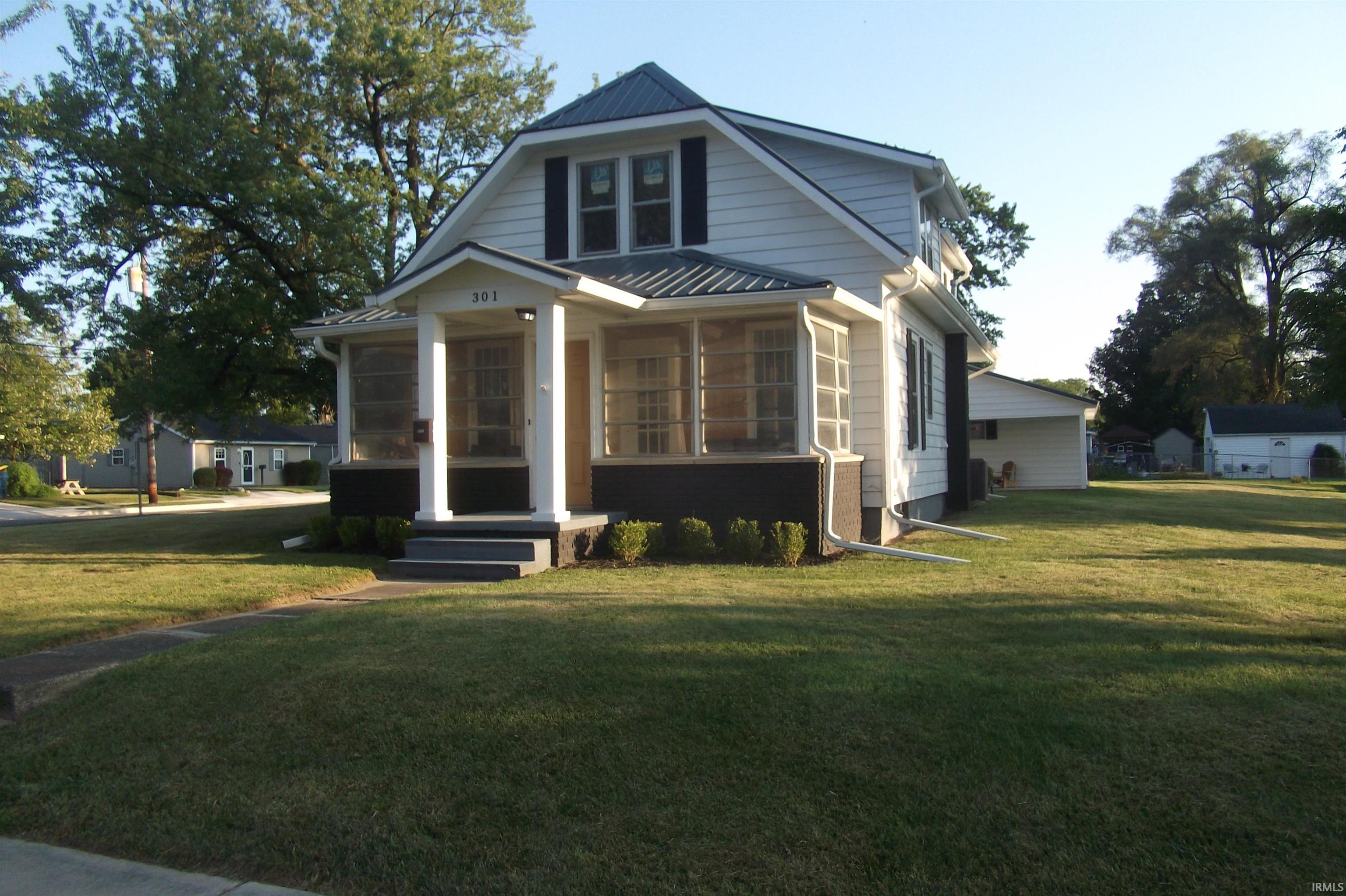 Photo 1 of 301 E Mill Street