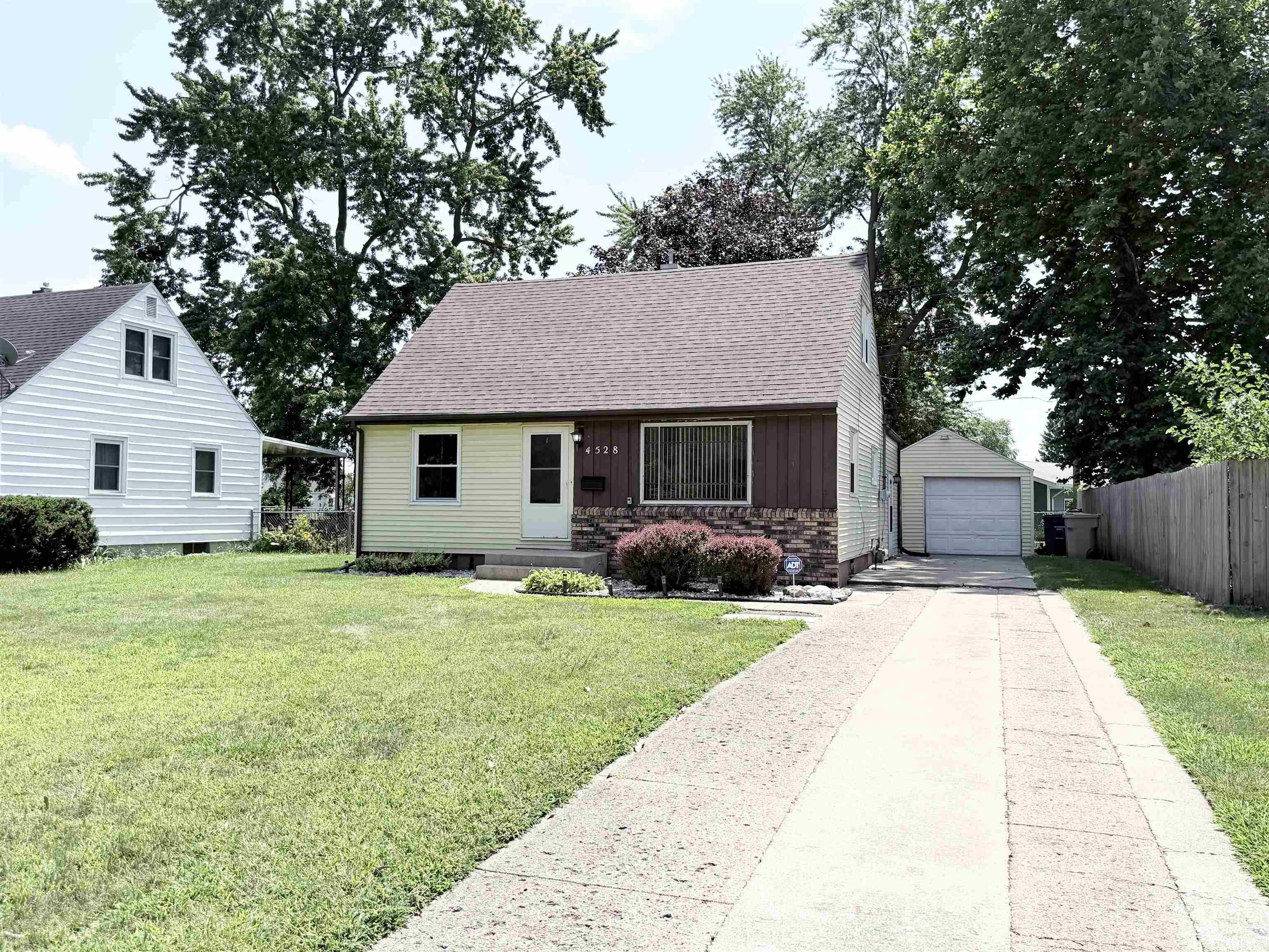 1st image of 4528 W Linden Ave, South Bend, IN 46619 | MLS# 202630875