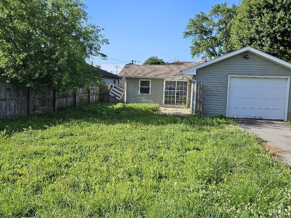 14th image of 2106 W 8th St, Marion, IN 46953 | MLS# 202630907