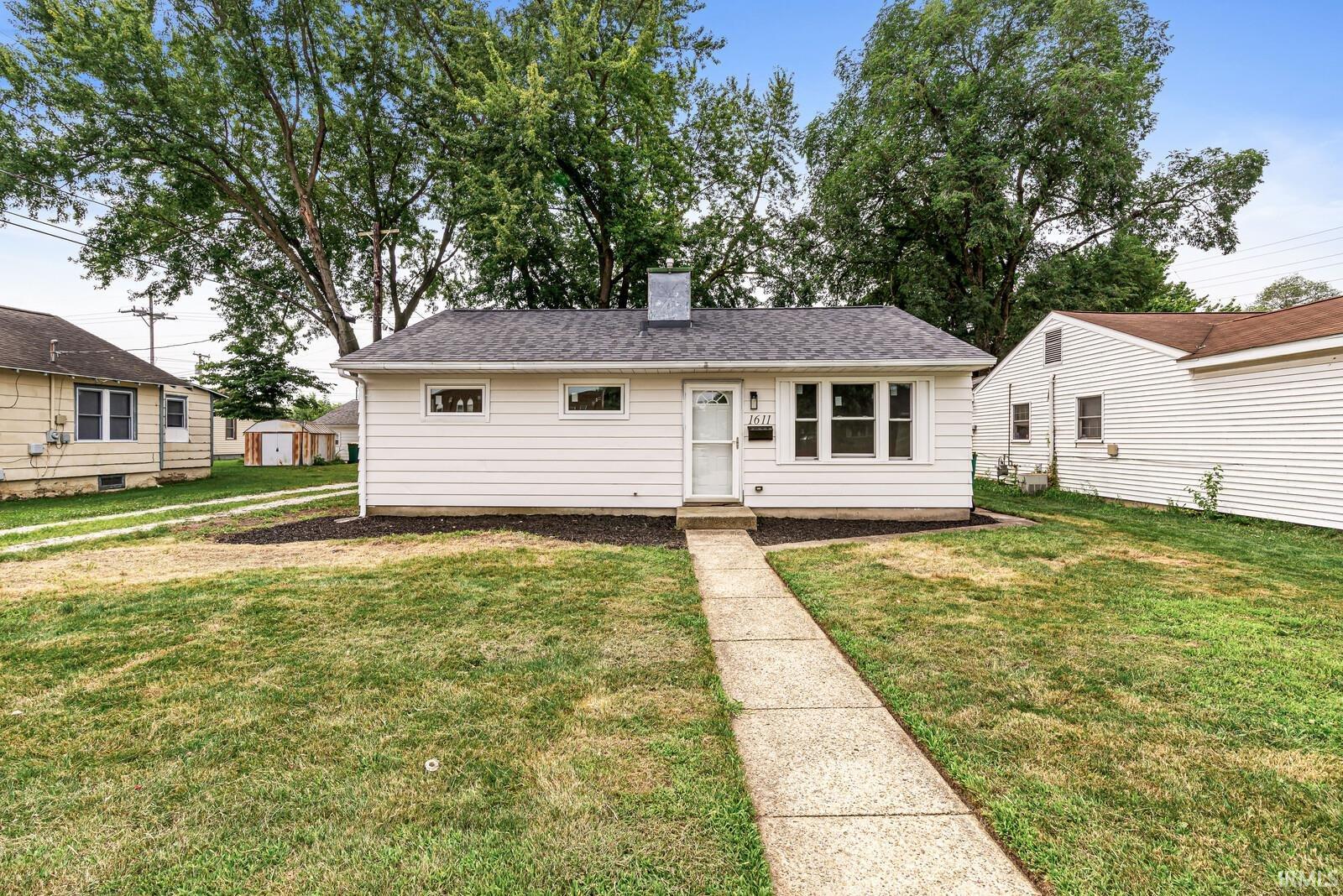 2nd image of 1611 E 4th St, Mishawaka, IN 46544 | MLS# 202630931