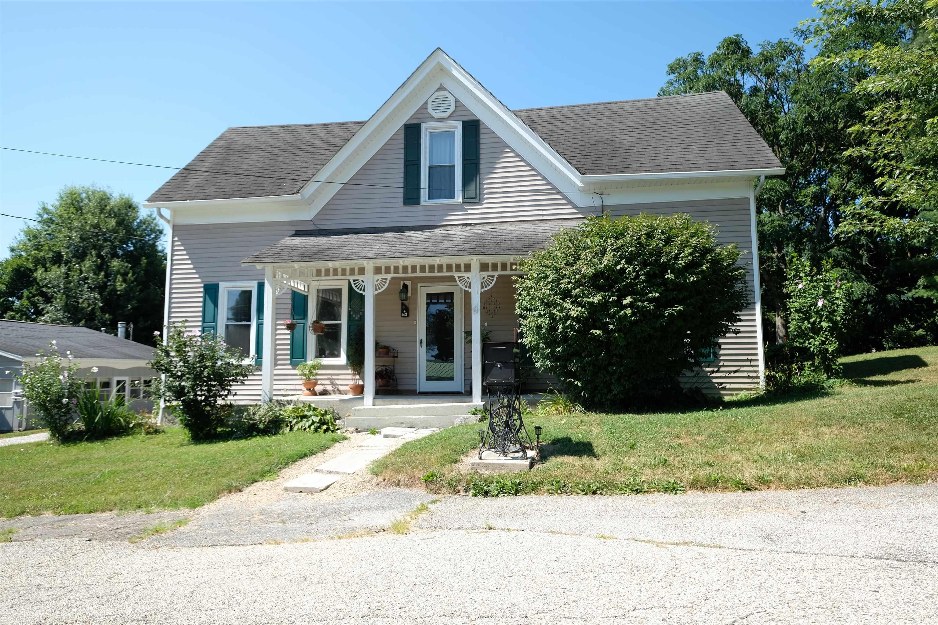 2nd image of 621 W Oak St, Ellettsville, IN 47429 | MLS# 202630933