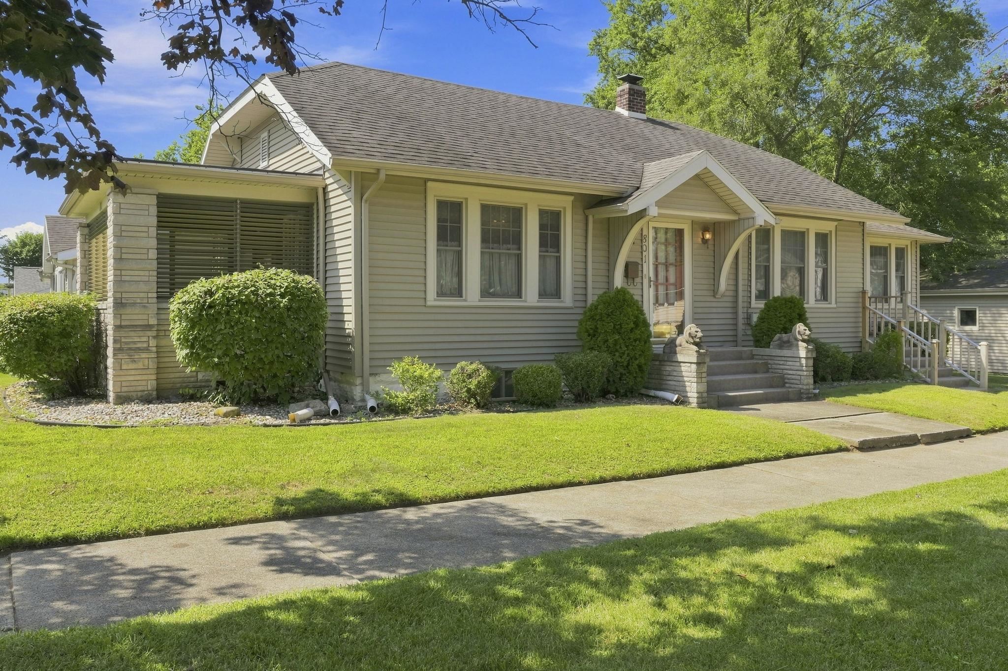 39th image of 801 S 34th St, South Bend, IN 46615 | MLS# 202630959