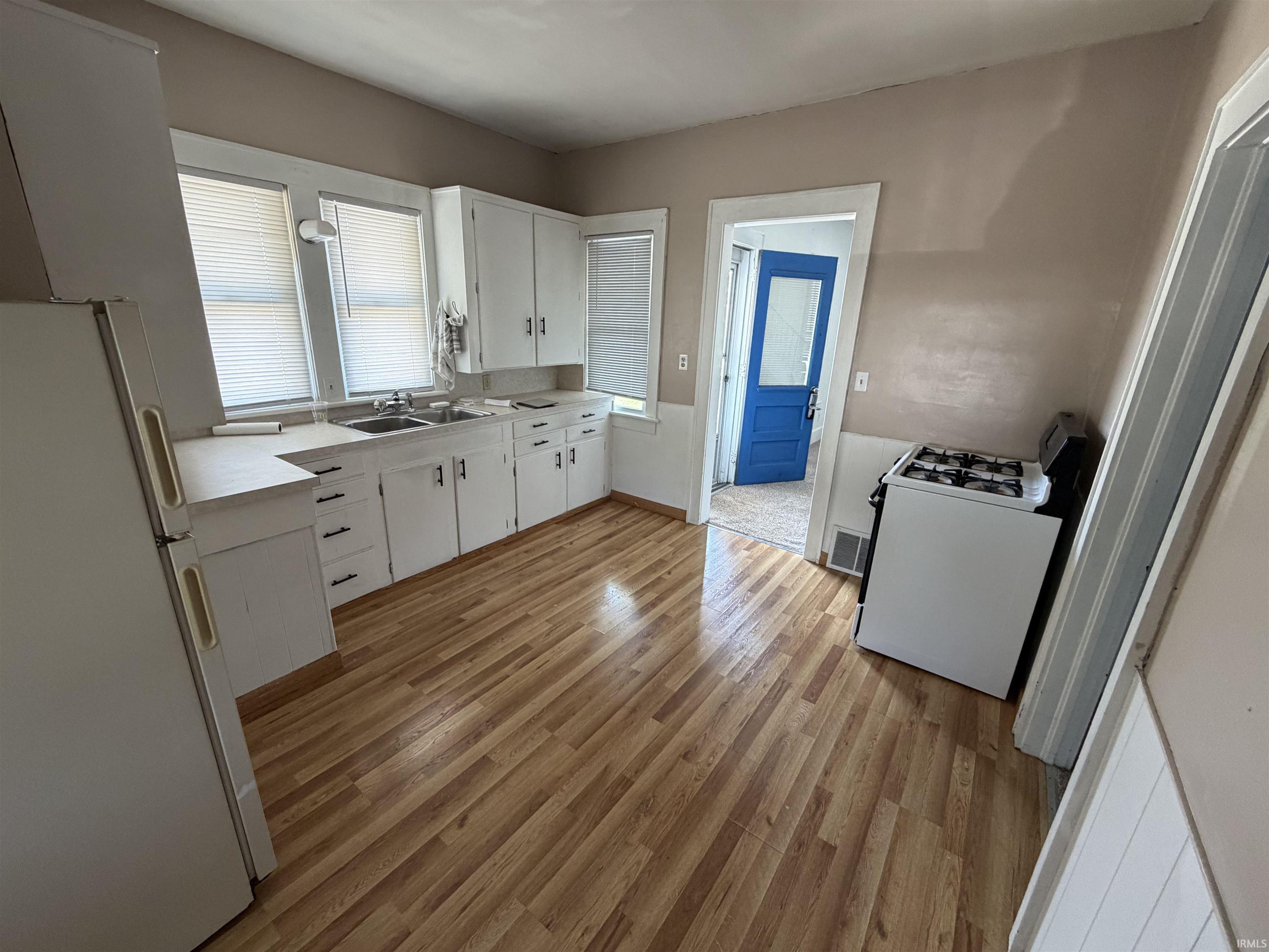 3rd image of 314 W Winona Ave, Warsaw, IN 46580 | MLS# 202630961
