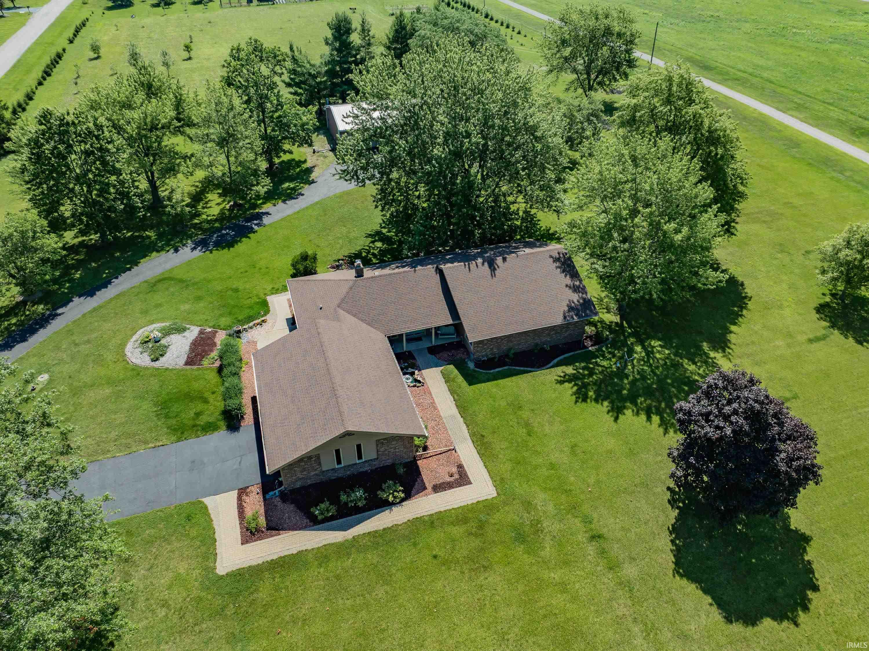 1st image of 13921 Emanuel Rd, Hoagland, IN 46745 | MLS# 202630968