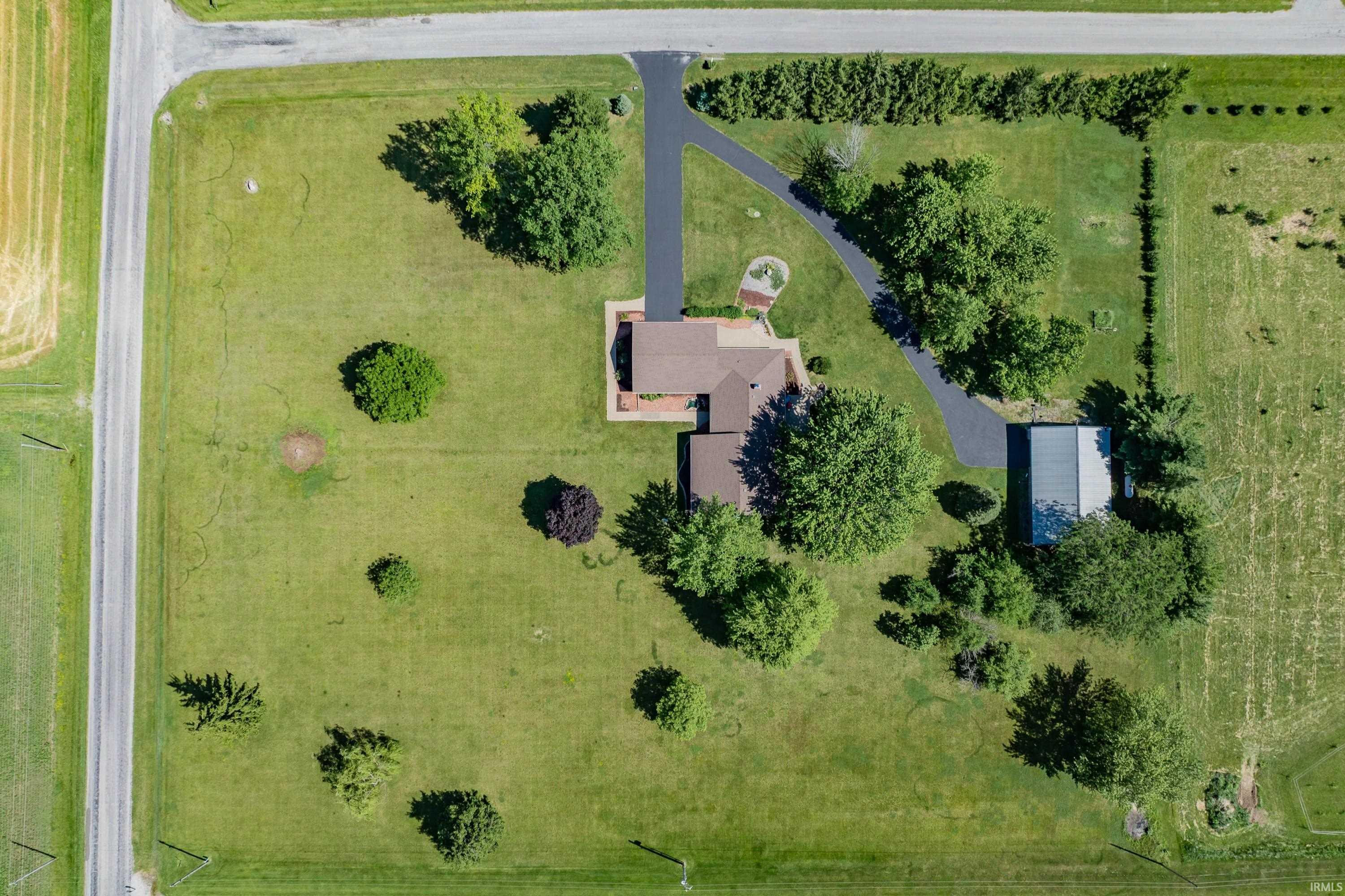 2nd image of 13921 Emanuel Rd, Hoagland, IN 46745 | MLS# 202630968