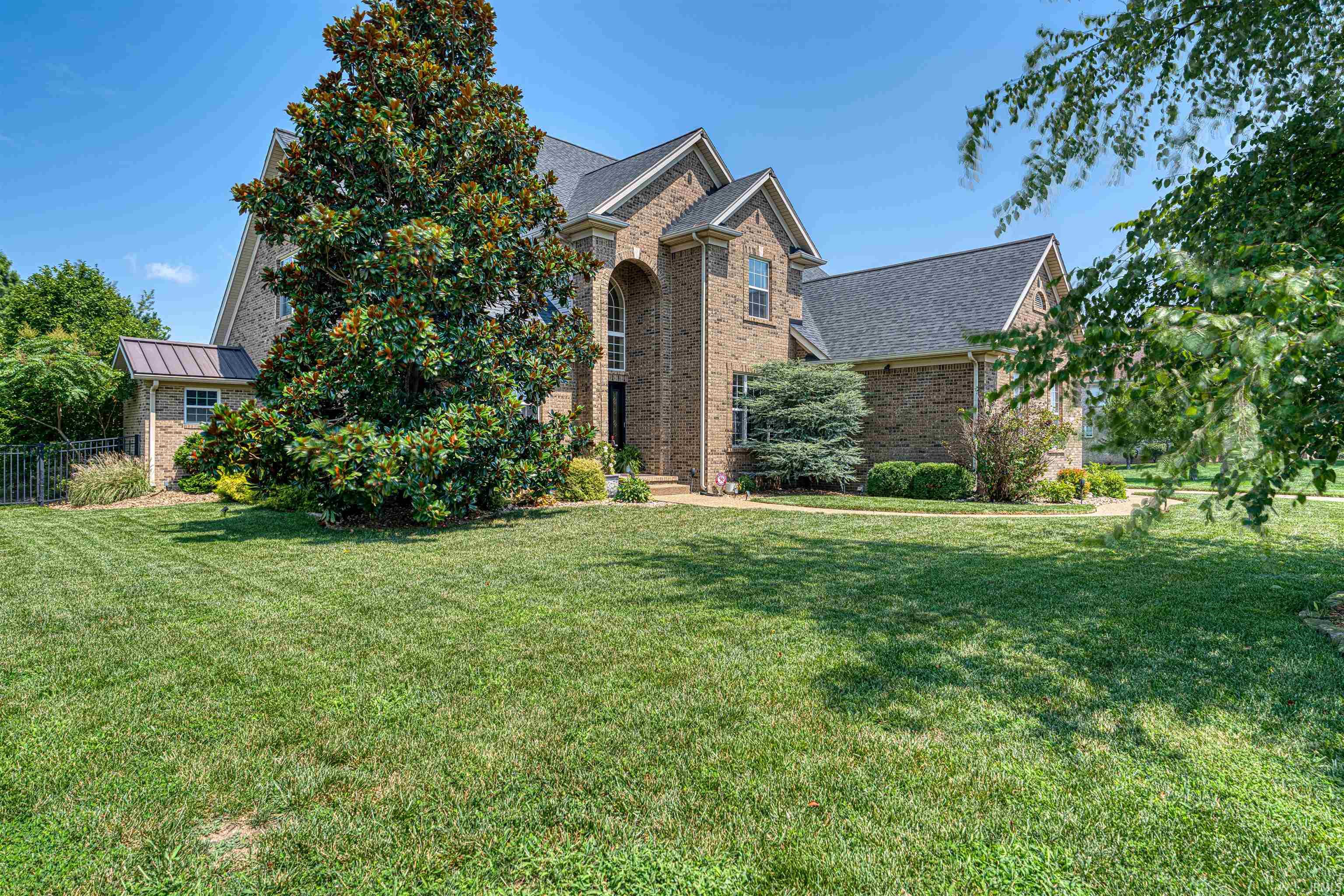 Photo 3 of Sale Pending at 5688 Victoria Blfs Dr, Newburgh, IN 47630 | MLS# 202631016 | Listing updated on 2026-09-28