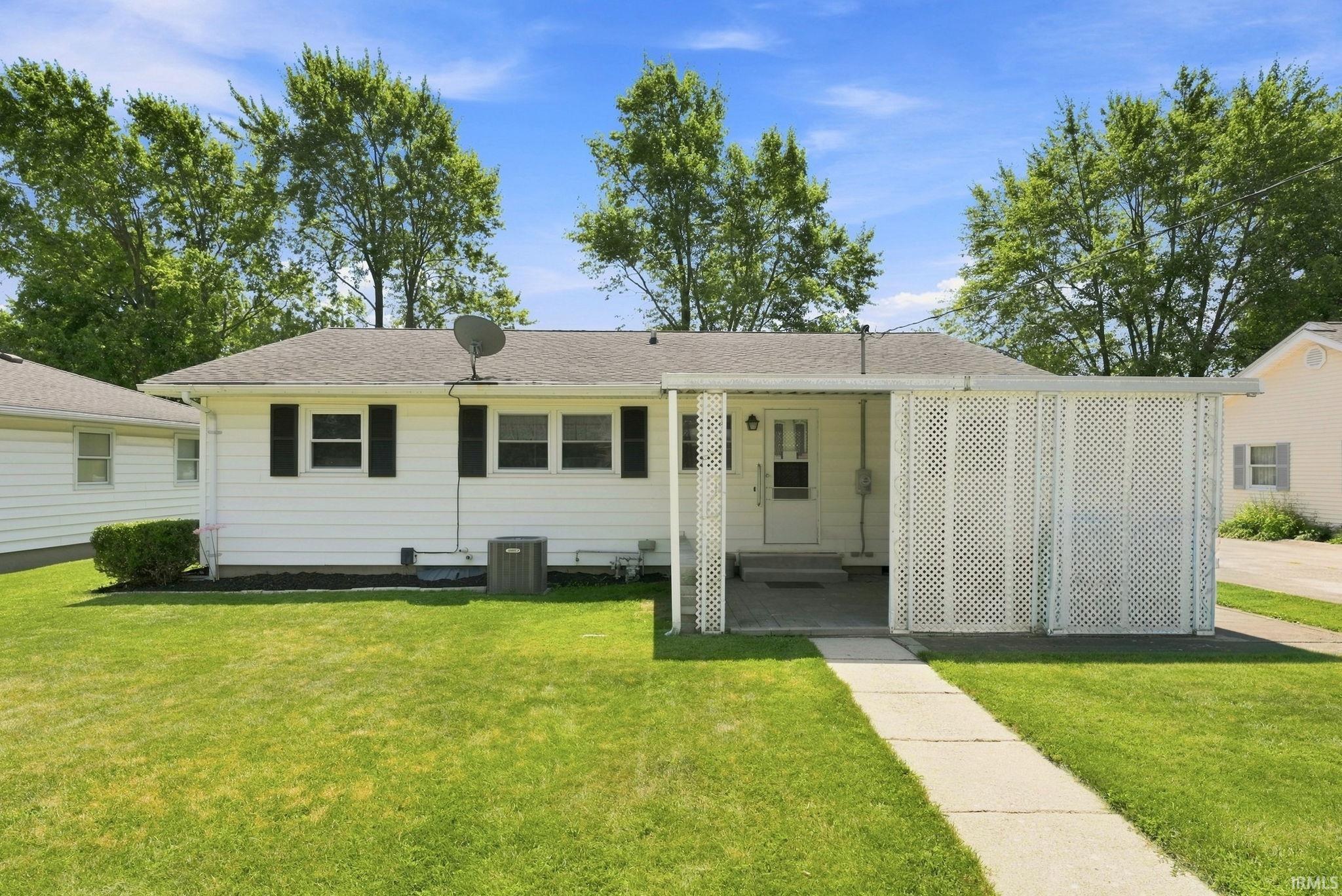 Photo 33 of 206 W Jackson Street