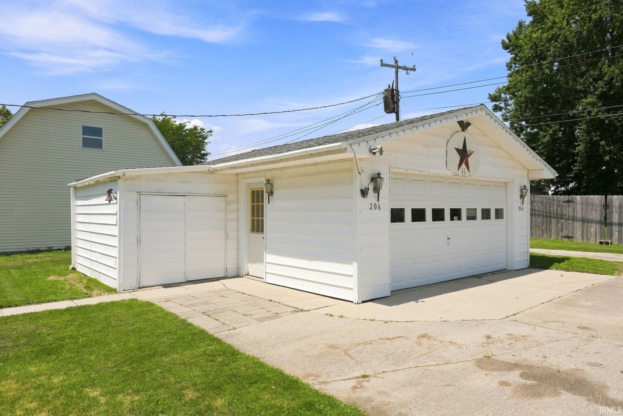 Photo 38 of 206 W Jackson Street