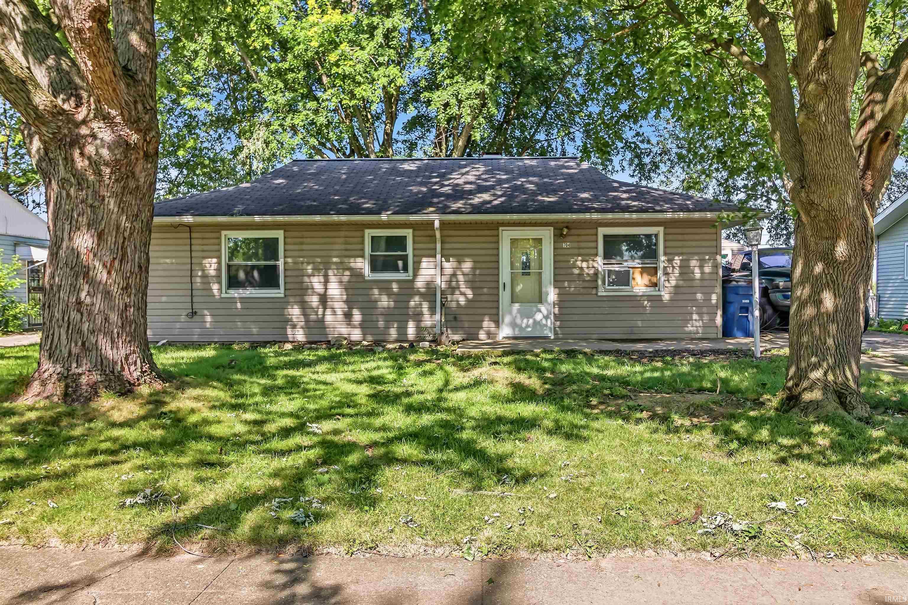 1st image of 704 Alabama Ct, Marion, IN 46953 | MLS# 202631141