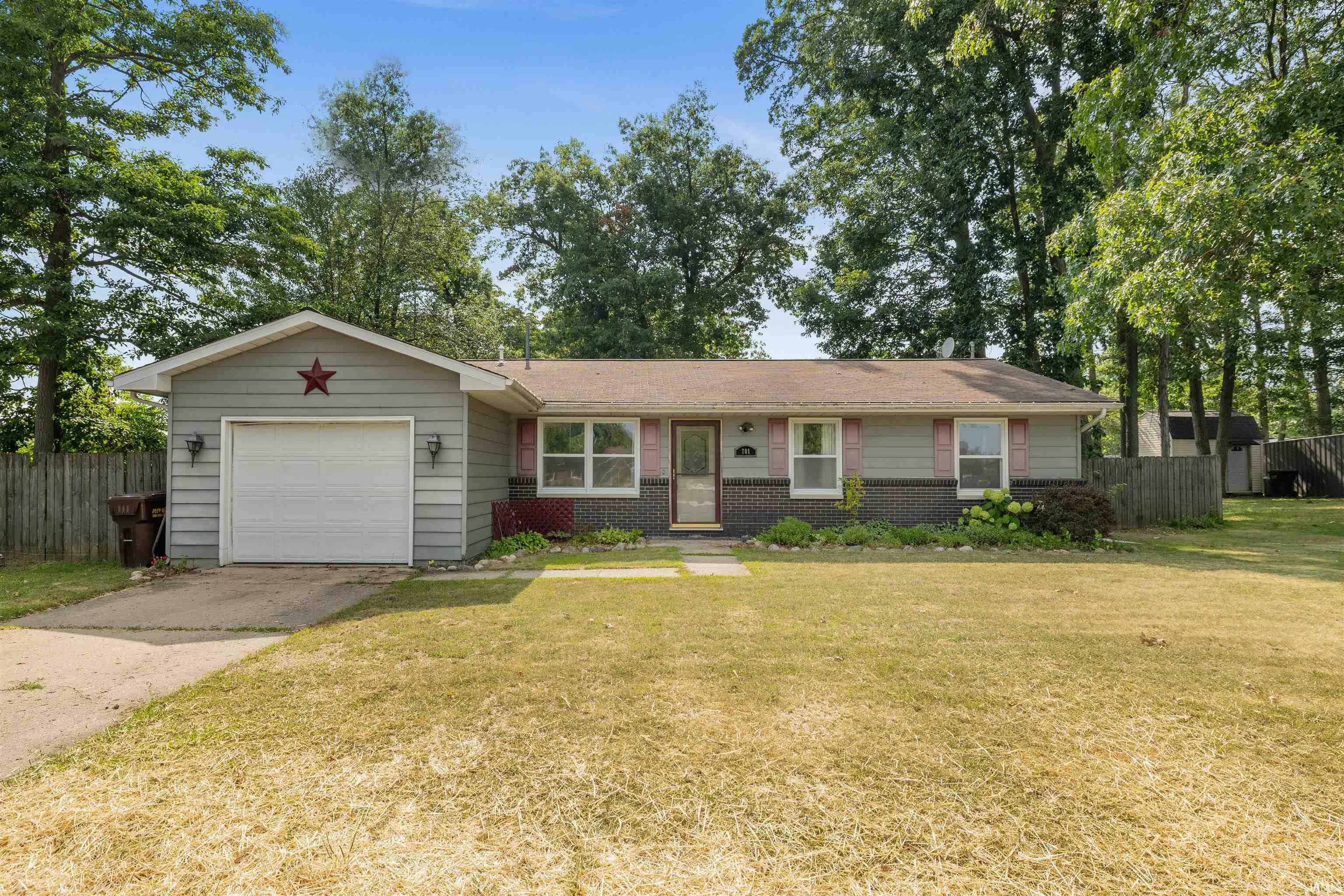 2nd image of 701 Shawnee Dr Dr, Angola, IN 46703 | MLS# 202631178