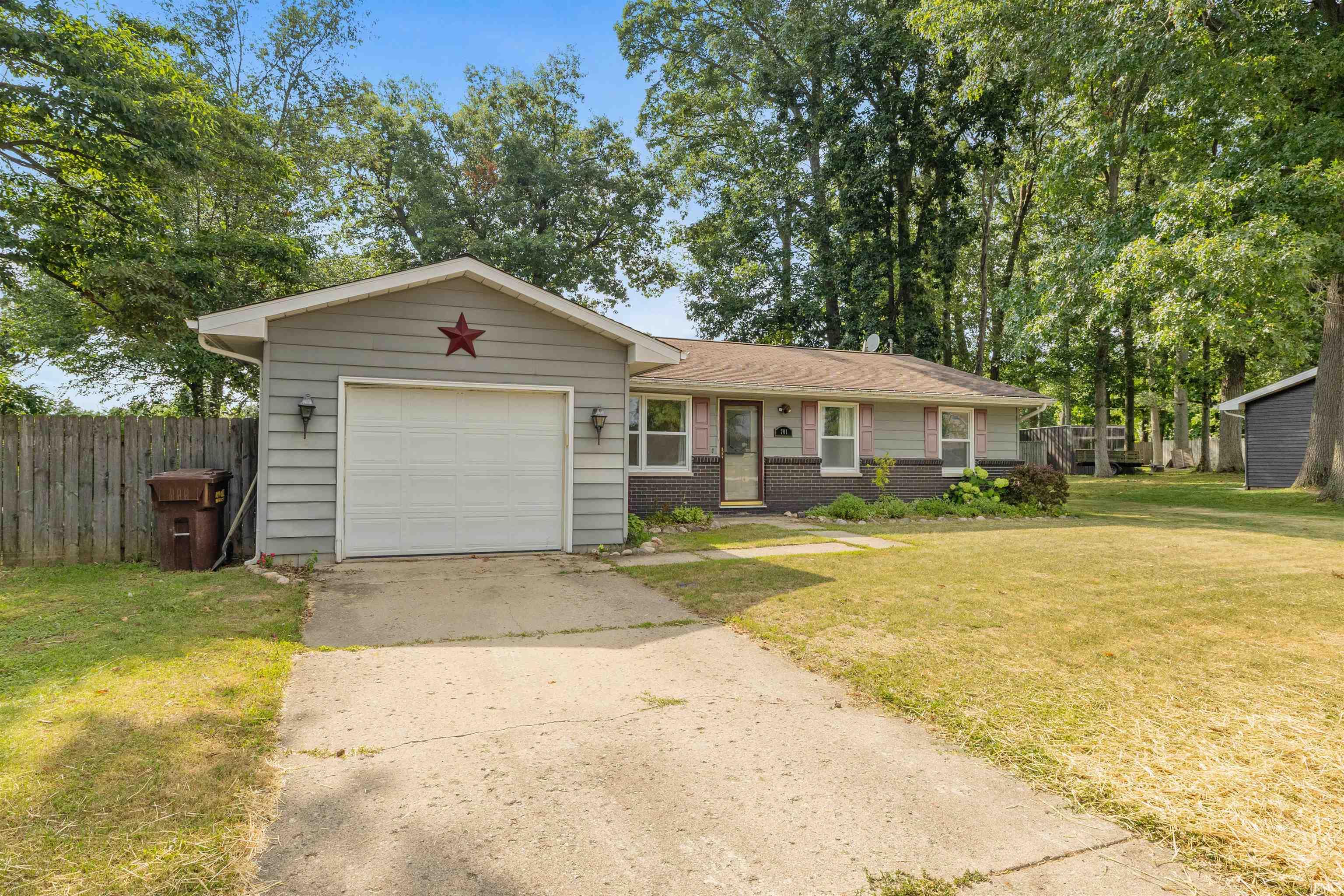 28th image of 701 Shawnee Dr Dr, Angola, IN 46703 | MLS# 202631178