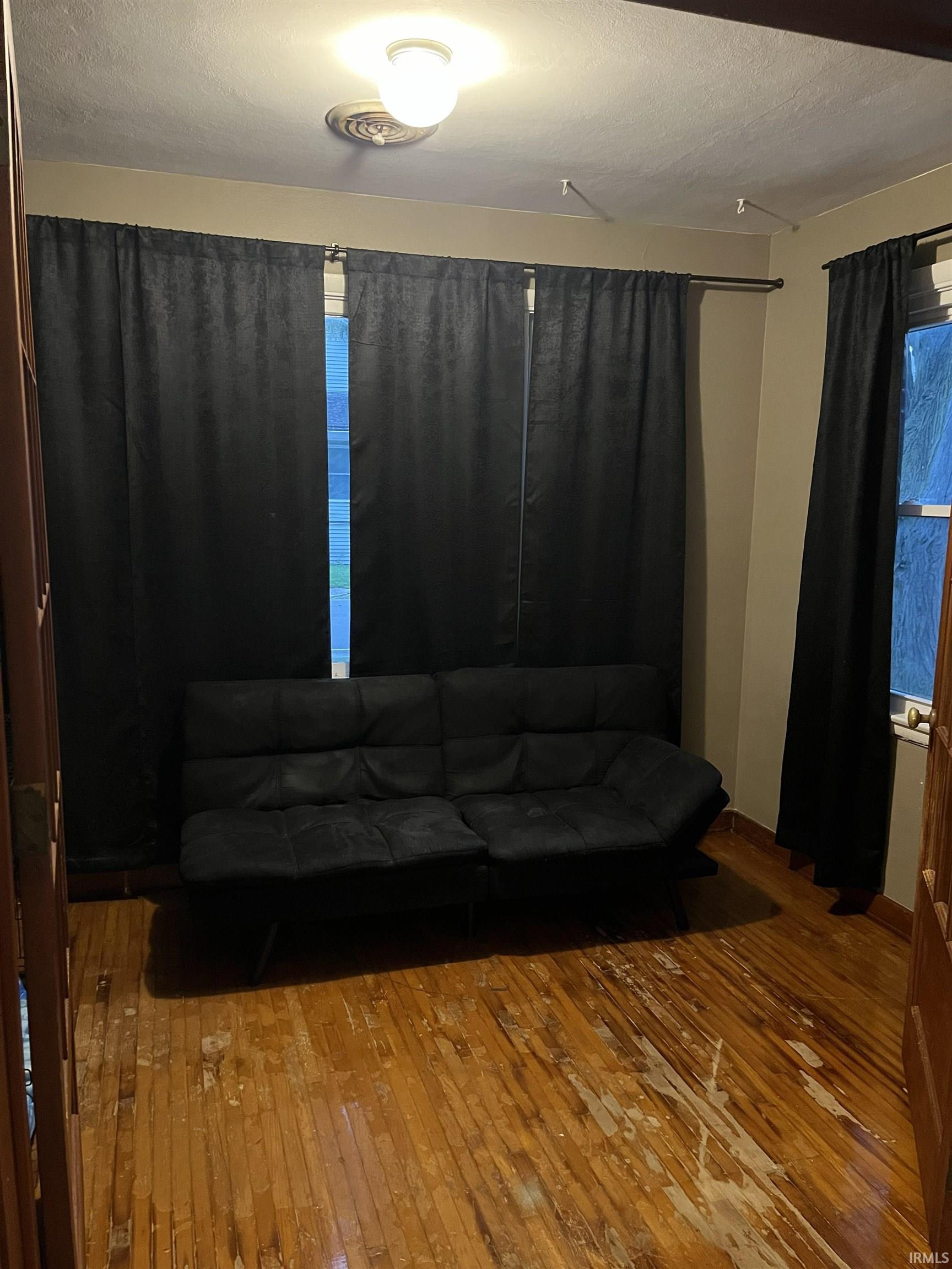 Photo 11 of 627 W Arnold Street