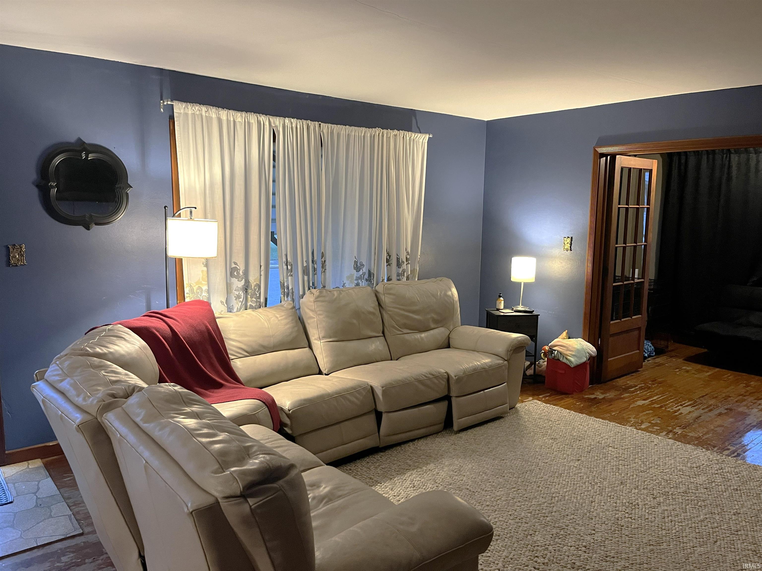 Photo 9 of 627 W Arnold Street