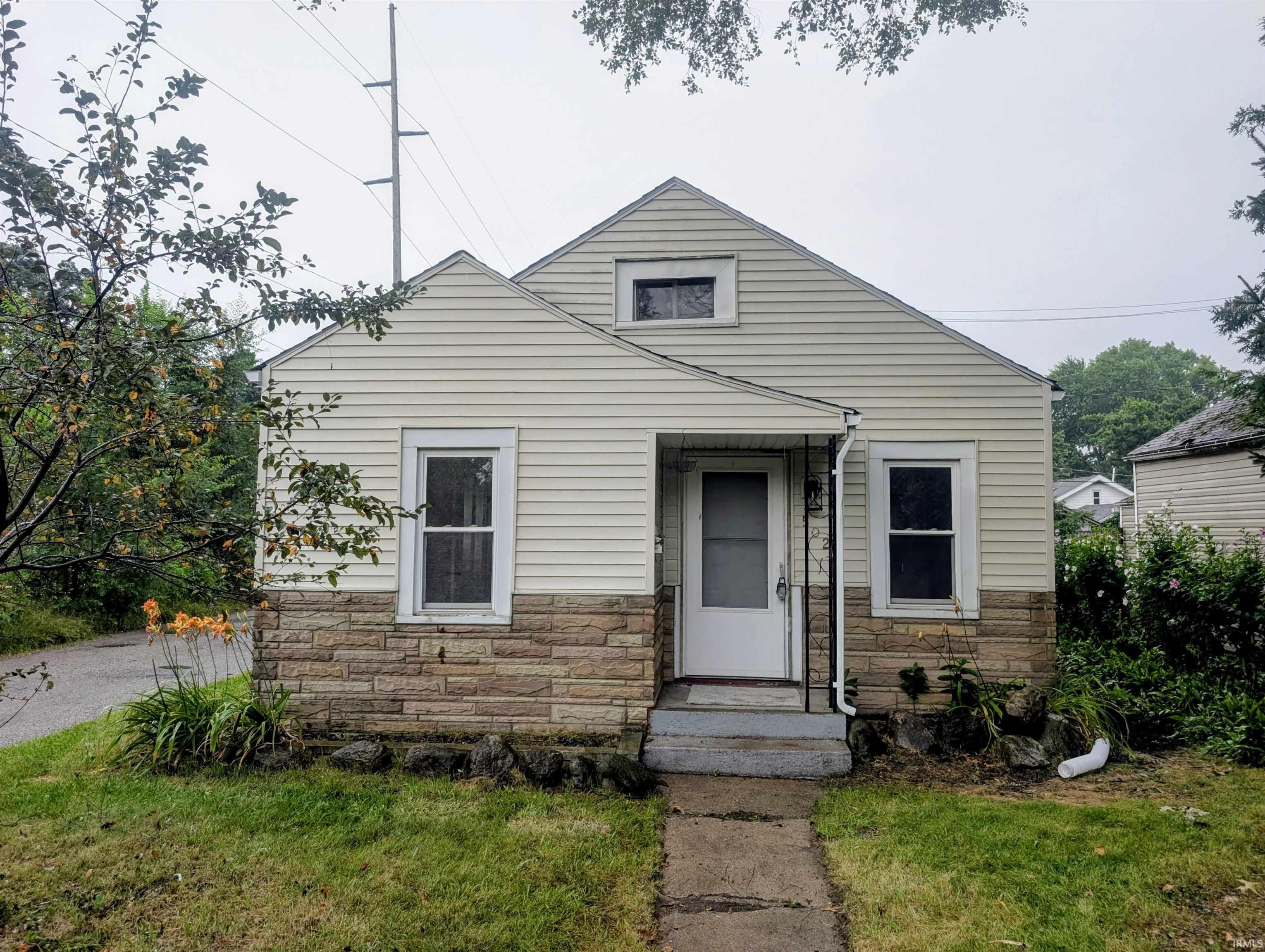 2nd image of 502 S 34th St, South Bend, IN 46615 | MLS# 202631218
