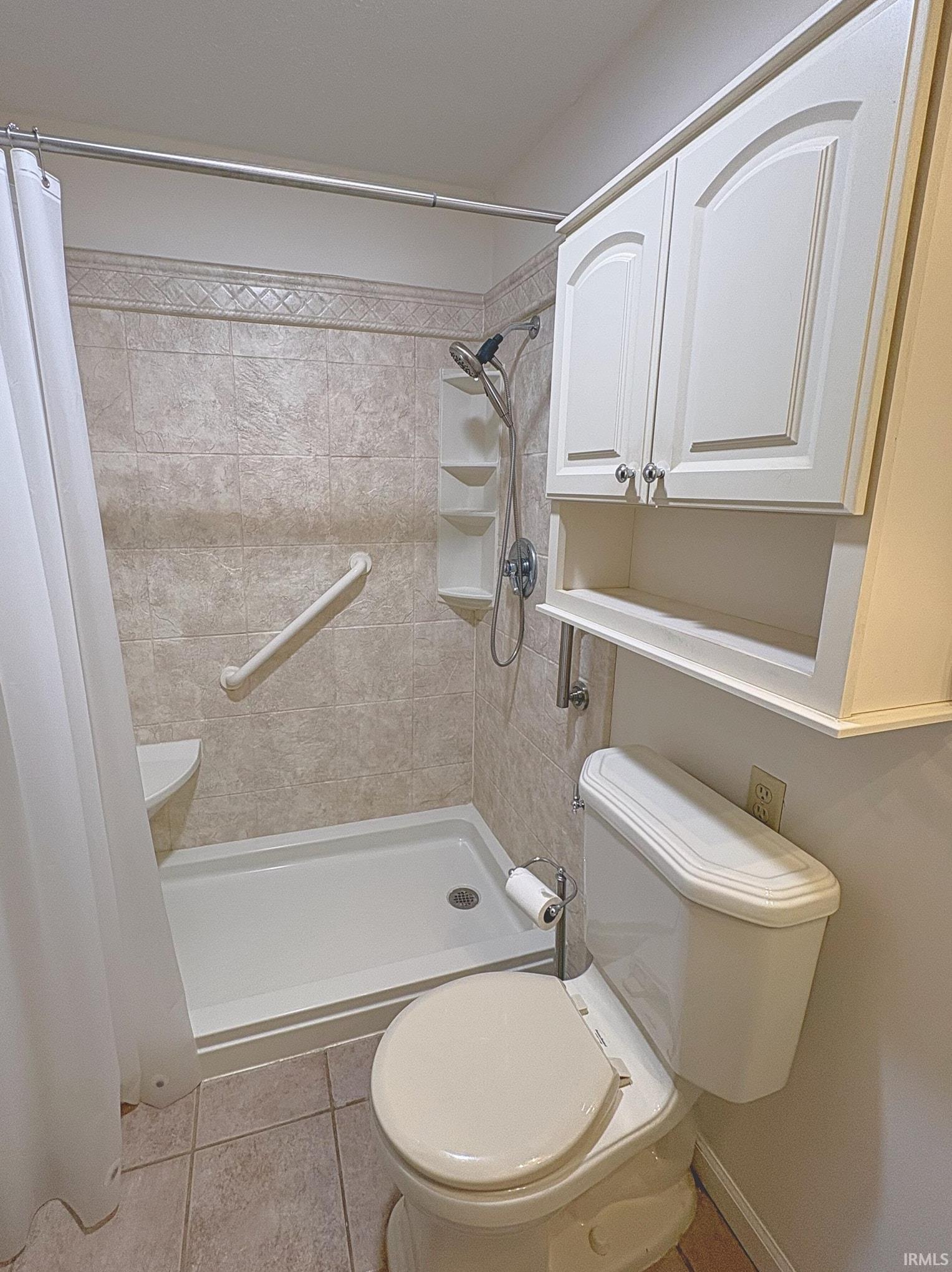 Photo 7 of 21 Yvonna Street
