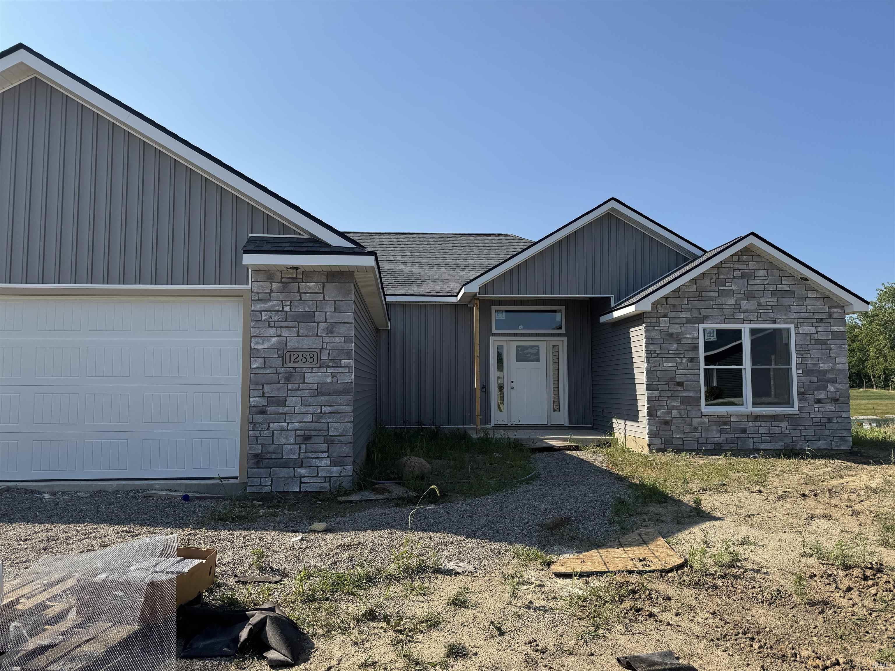 Photo 1 of 1283 Olympiada Knoll