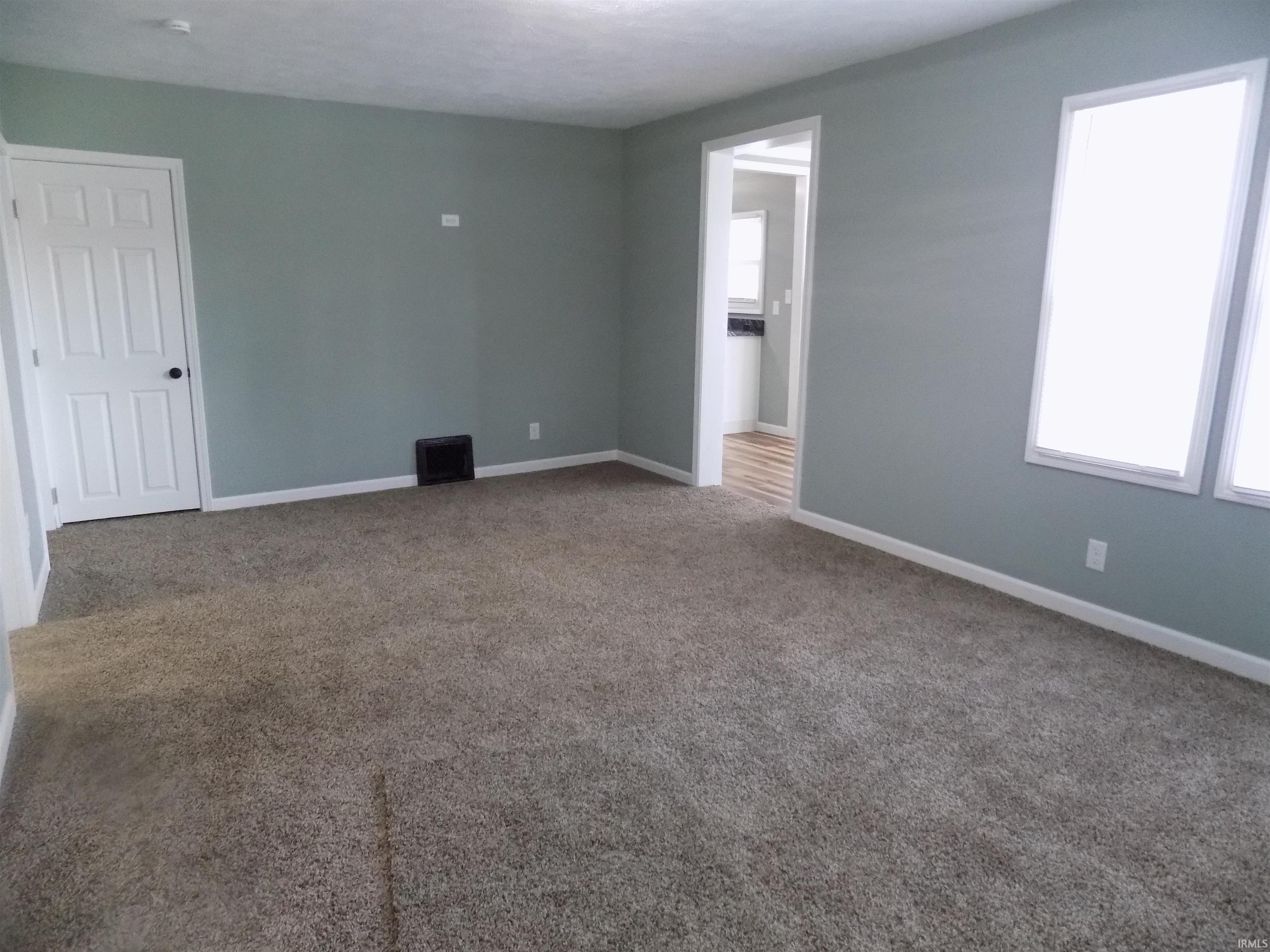 Photo 3 of 57932 Roys Avenue
