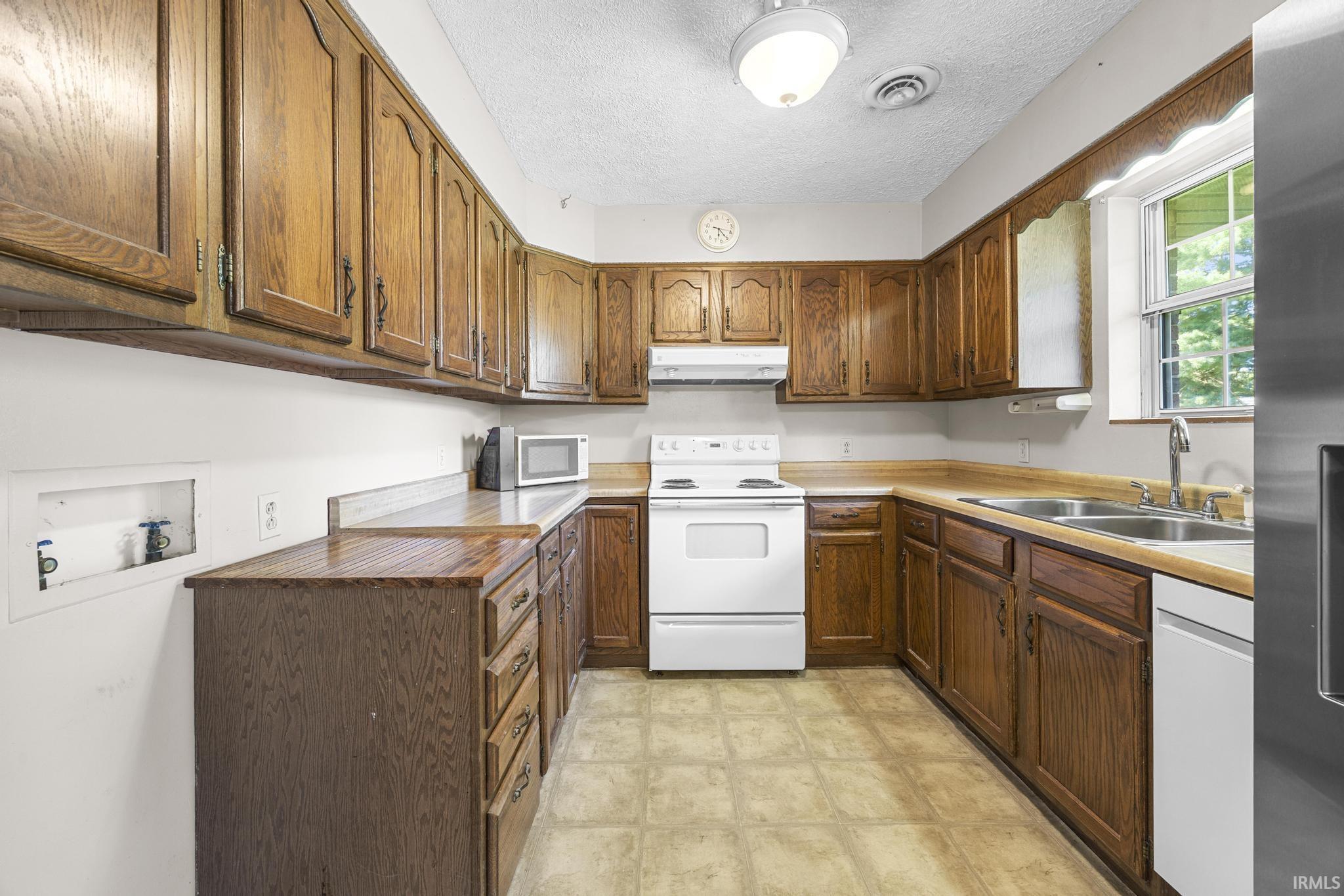 image of 117 Oakmount Ct, Jasper, IN 47546 | MLS# 202631493