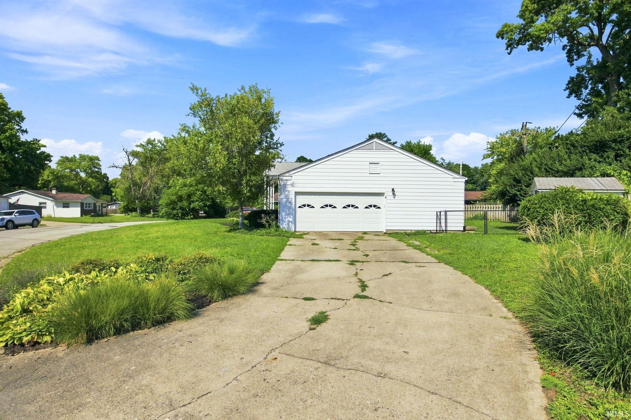 40th image of 2205 Miami Trl, West Lafayette, IN 47906 | MLS# 202631533