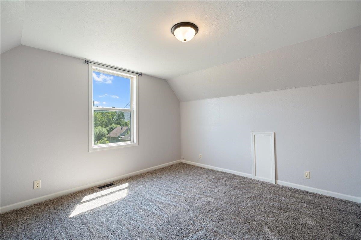 Photo 15 of 103 W Miller Street