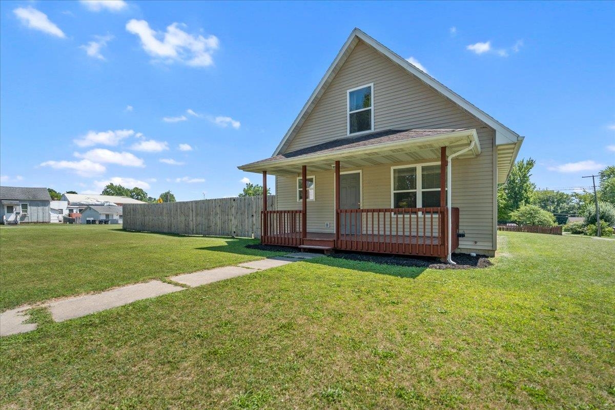 Photo 23 of 103 W Miller Street