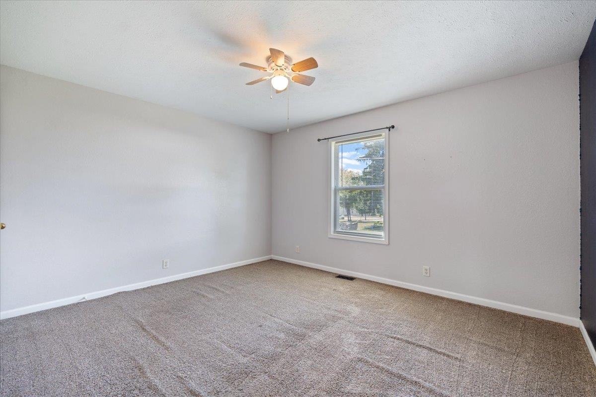 Photo 8 of 103 W Miller Street