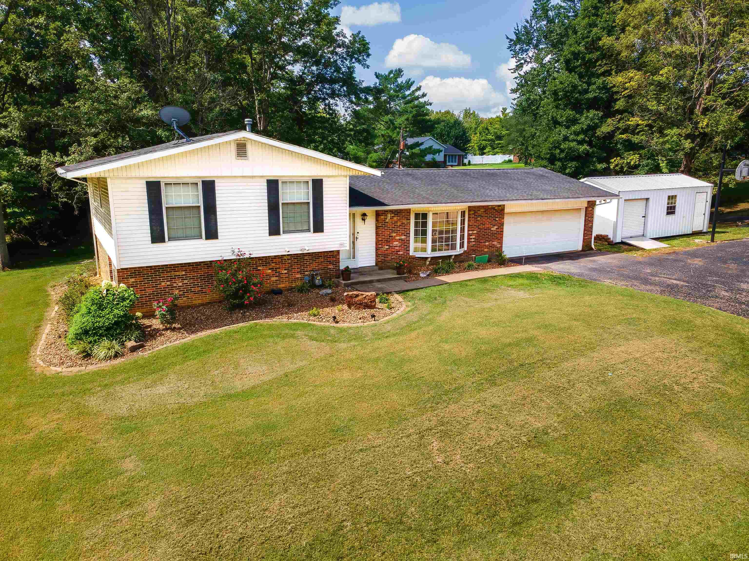 1st image of 11911 Carol Heights Ln, Evansville, IN 47712 | MLS# 202631675