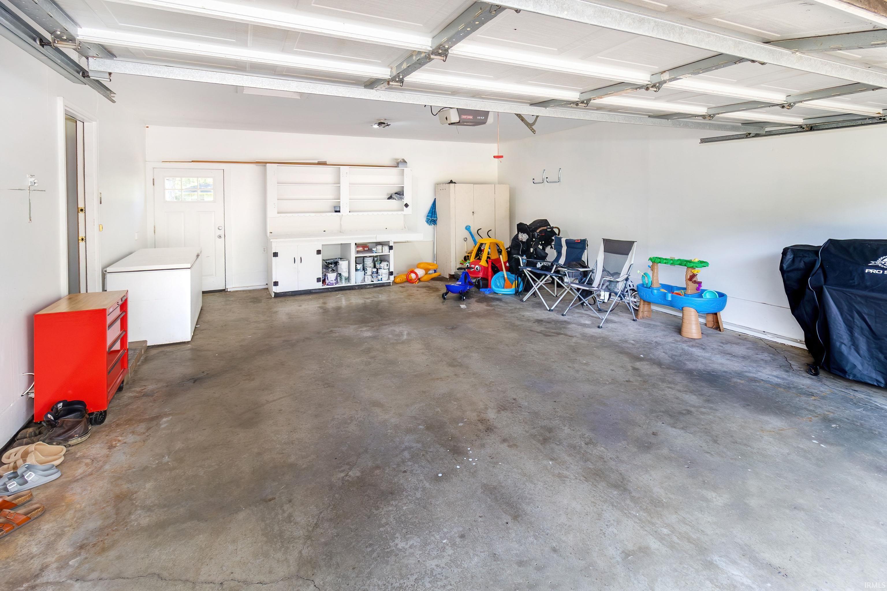 32nd image of 11911 Carol Heights Ln, Evansville, IN 47712 | MLS# 202631675
