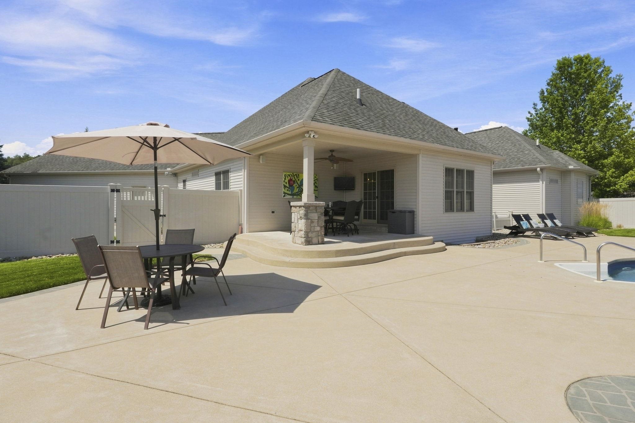 Photo 38 of 30306 Copperfield Lane