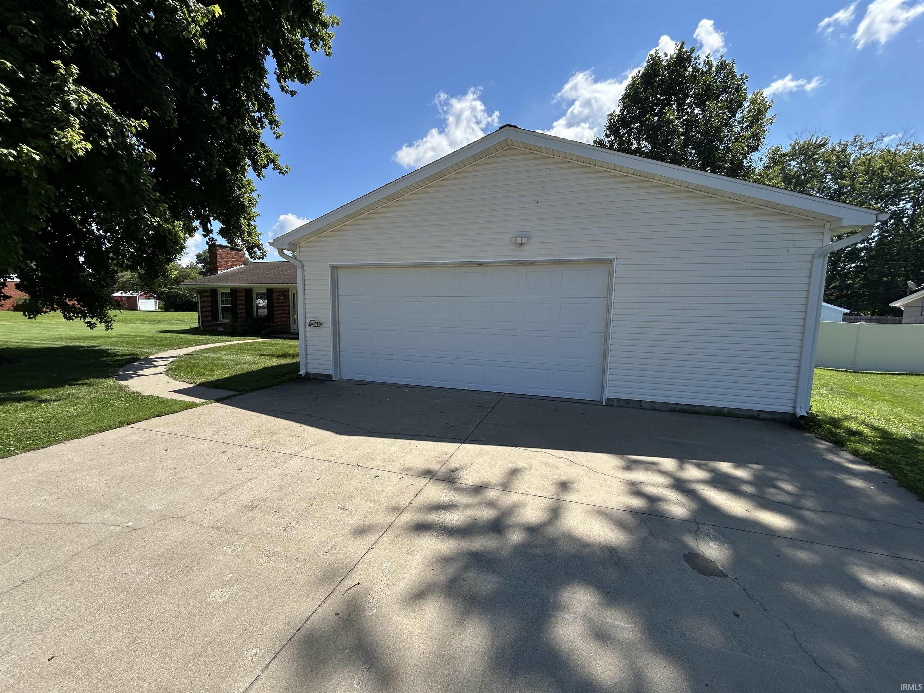 4th image of 1207 N White River Ave, Petersburg, IN 47567 | MLS# 202631699