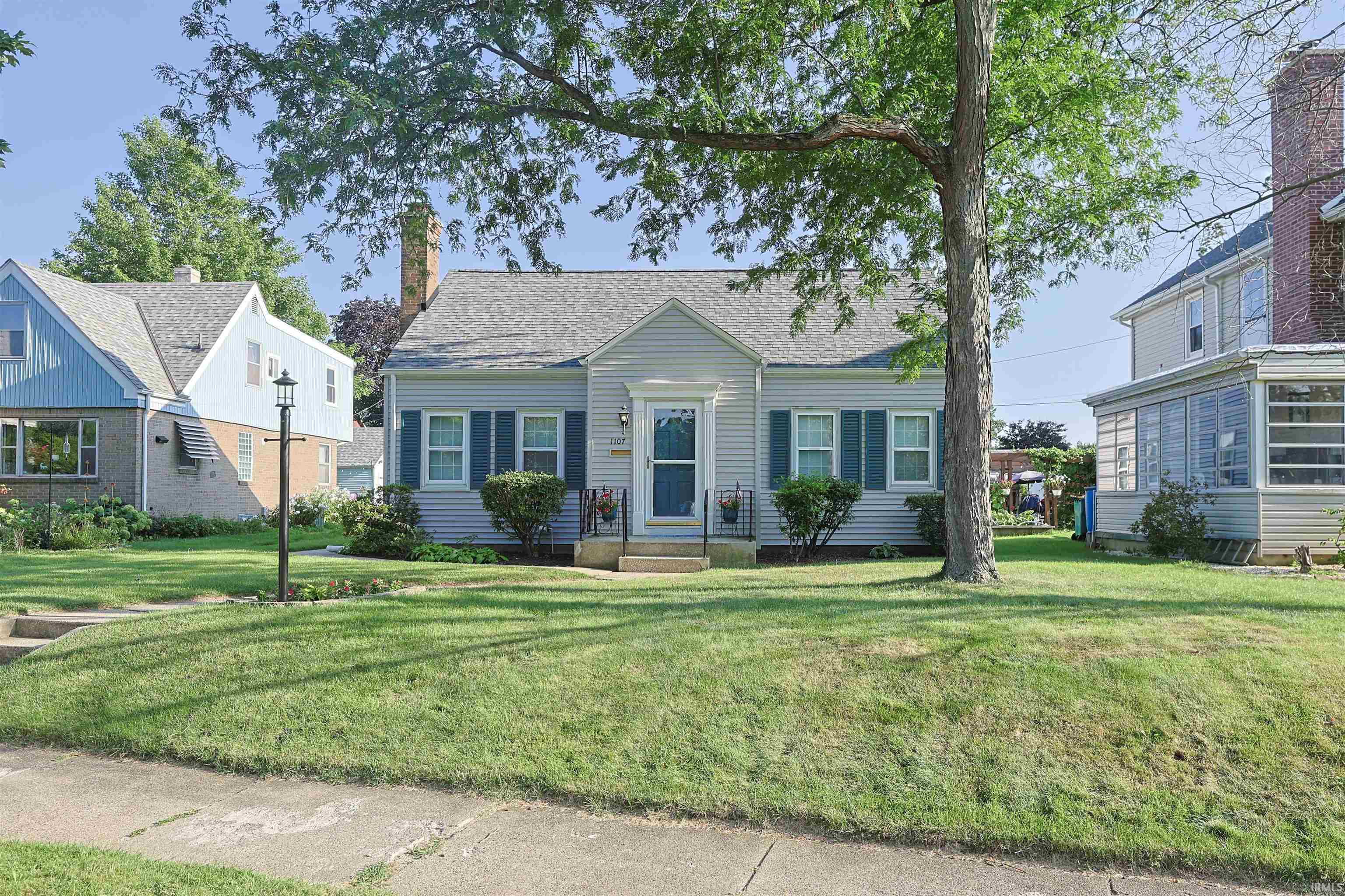 2nd image of 1107 Prospect Dr, Mishawaka, IN 46544 | MLS# 202631731