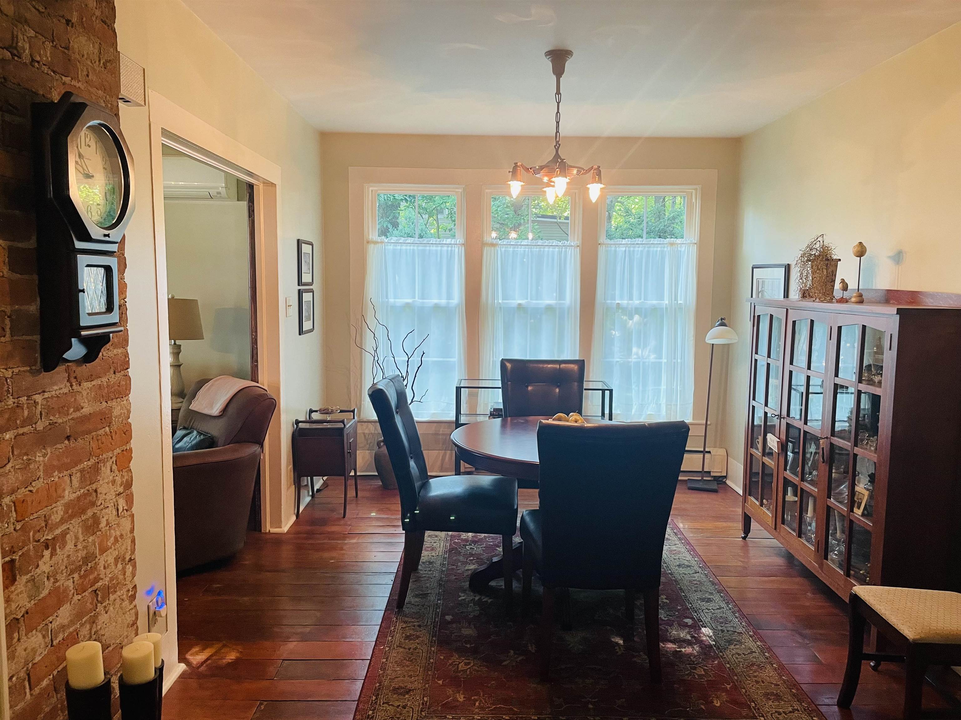 Photo 11 of 409 W Spring Street