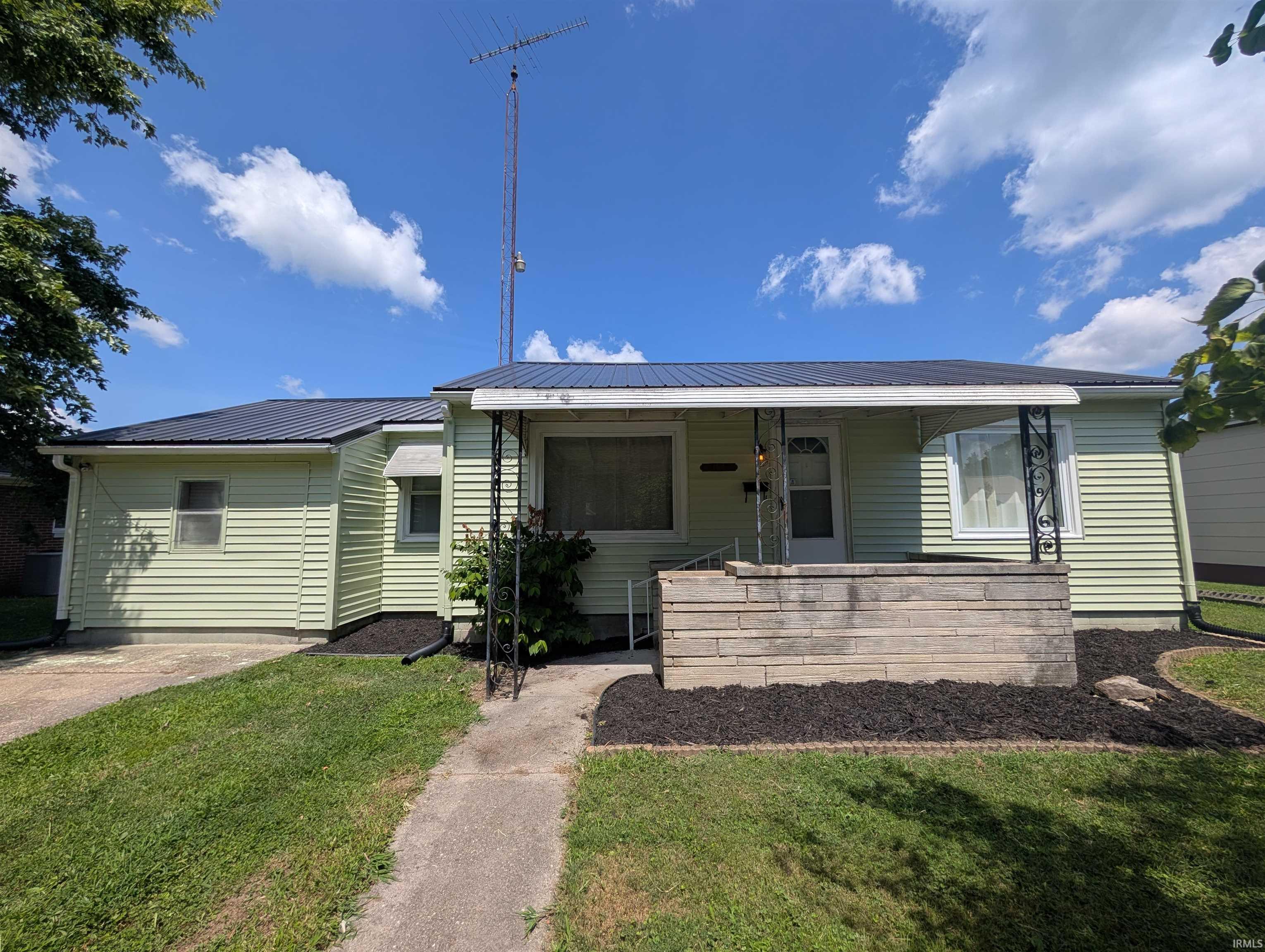 Photo 1 of Manufactured home for sale at 1404 N 13th Street, Vincennes, IN 47591 | MLS# 202631761 | Listing updated on 2026-09-21