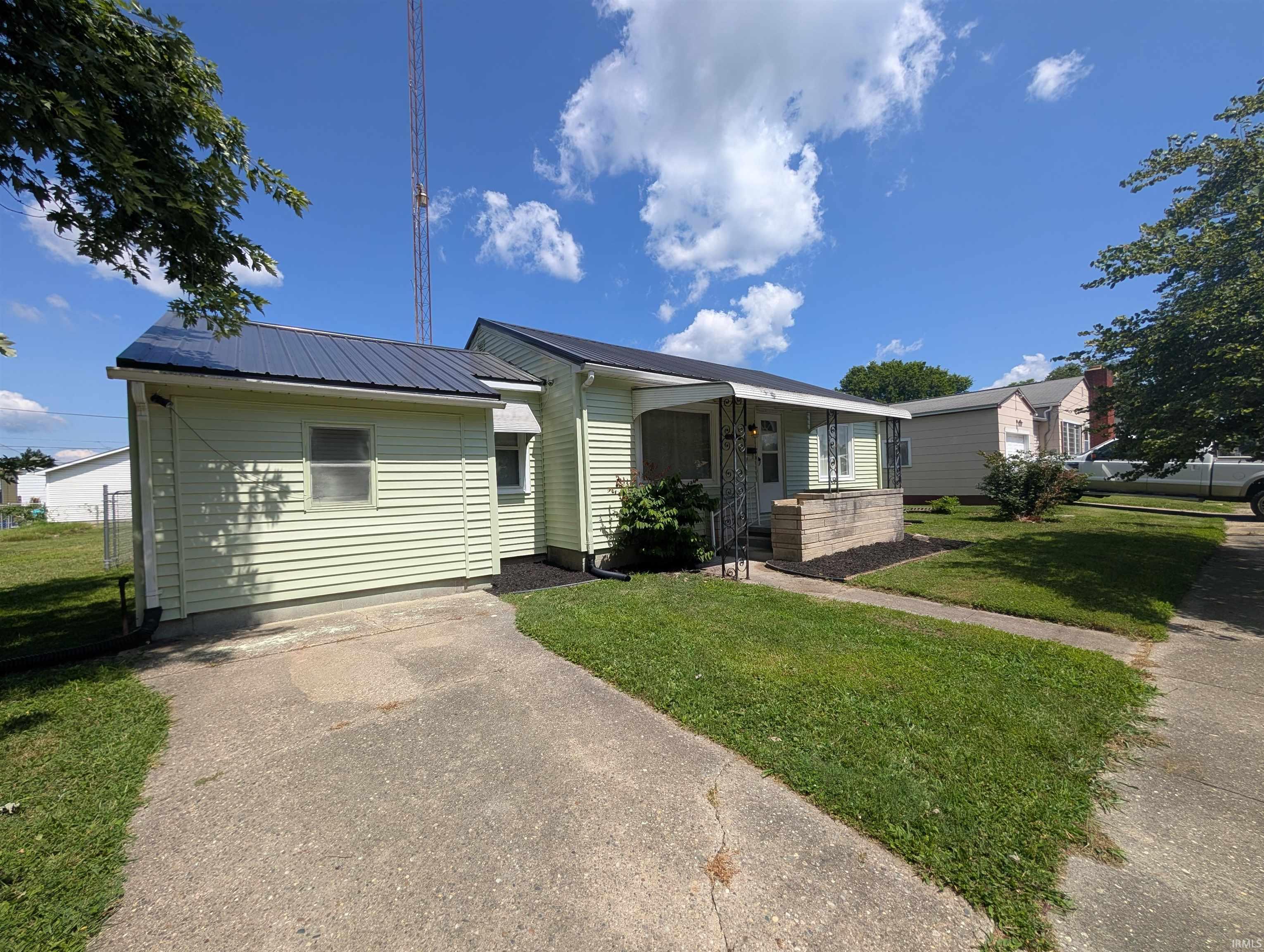 Photo 3 of Manufactured home for sale at 1404 N 13th Street, Vincennes, IN 47591 | MLS# 202631761 | Listing updated on 2026-09-21